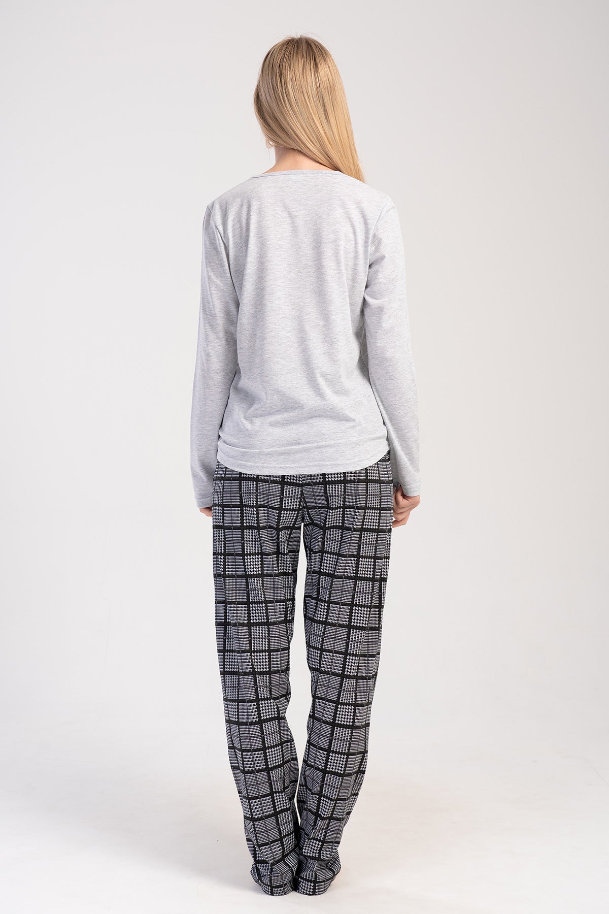 Woman Plaid Supreme Long Sleeve Pyjama Set