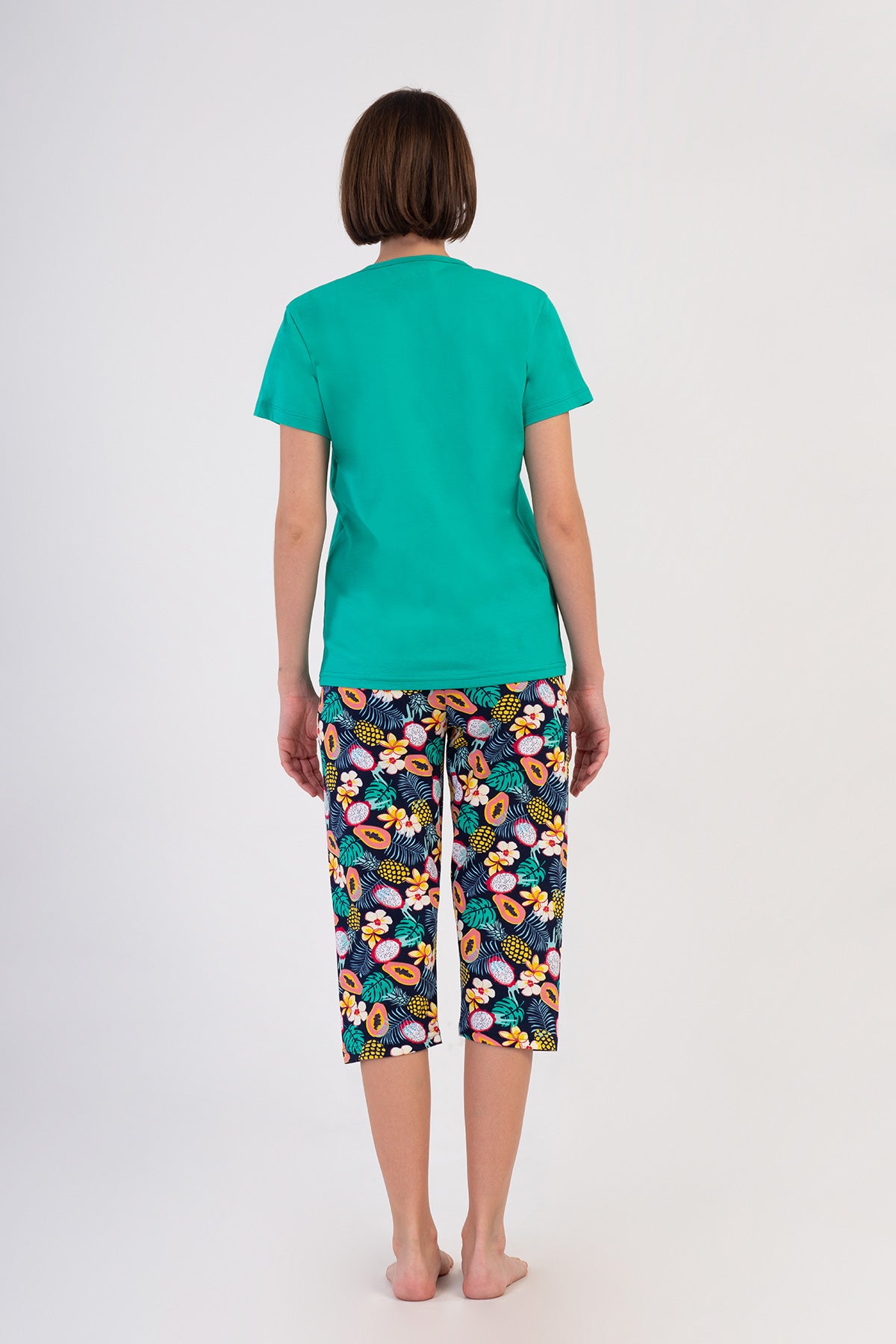 Woman Supreme Sola Buttoned Capri Set