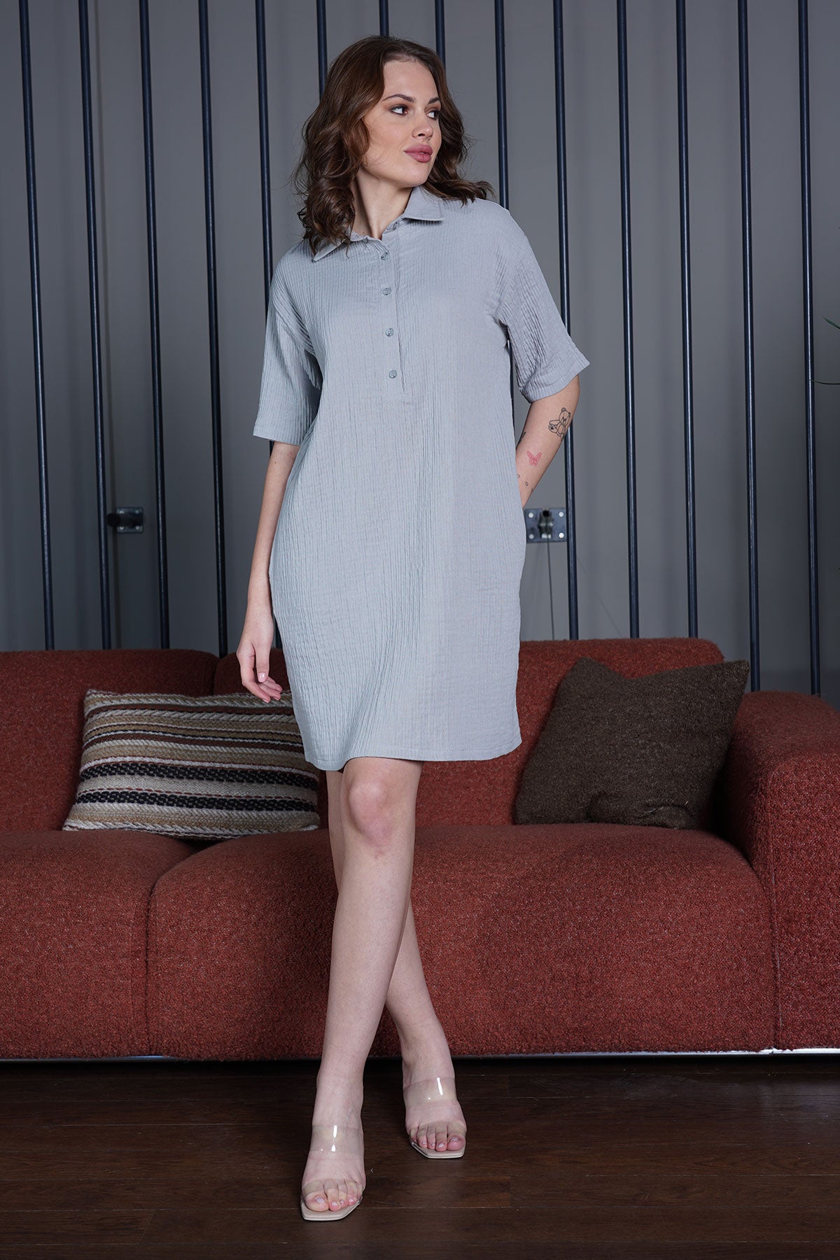 KADIN MUSLIN GOMLEK YAKA PATLI KISA KOL CEPLI ELBISE