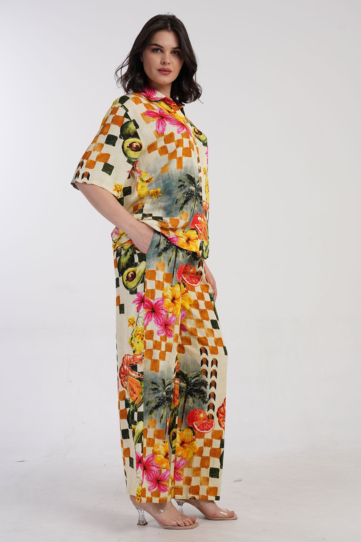 KADIN BELMANDO GOMLEK YAKA TAMAMI DUGMELI KISA KOL CEPLI PANTOLON TAKIM