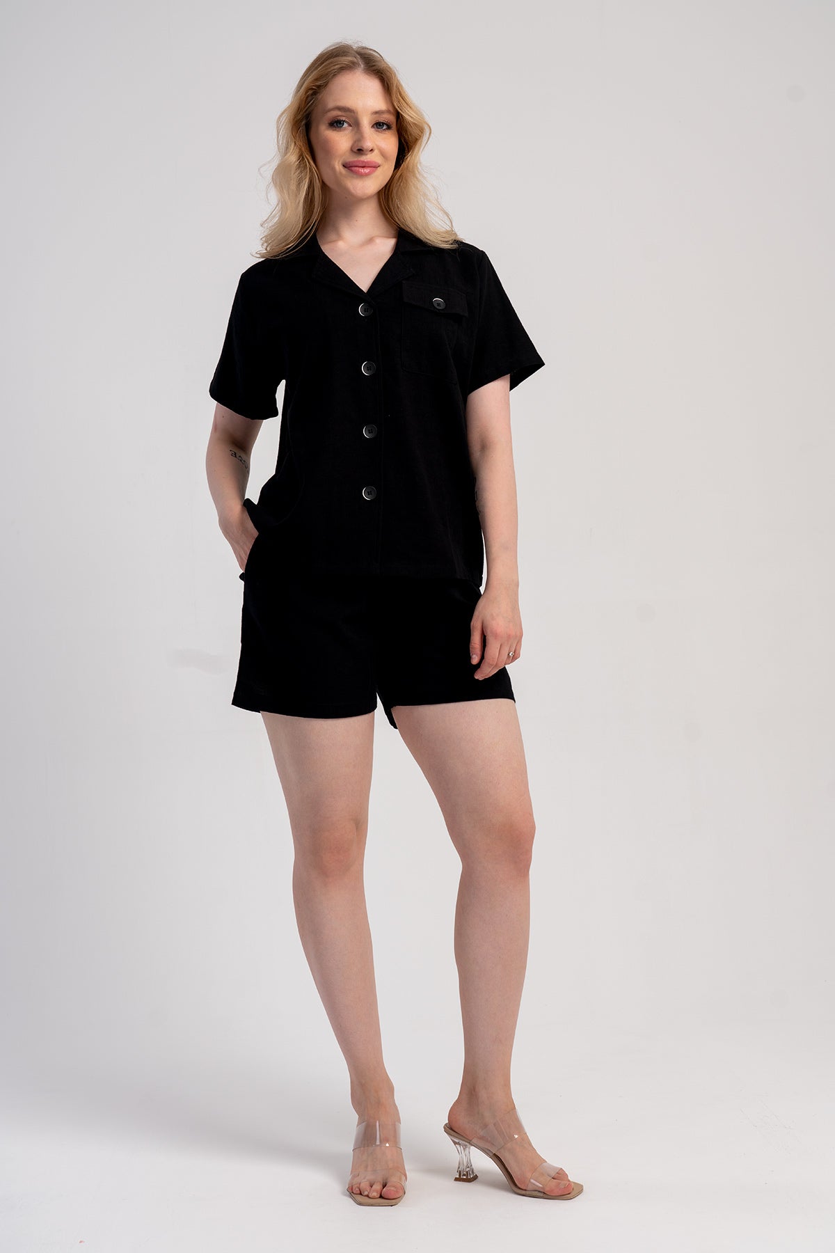 KADIN KIBRIS KISA KOL CEKET YAKA GOGSU TEK CEPLI CEKET CEPLI SORT TAKIM