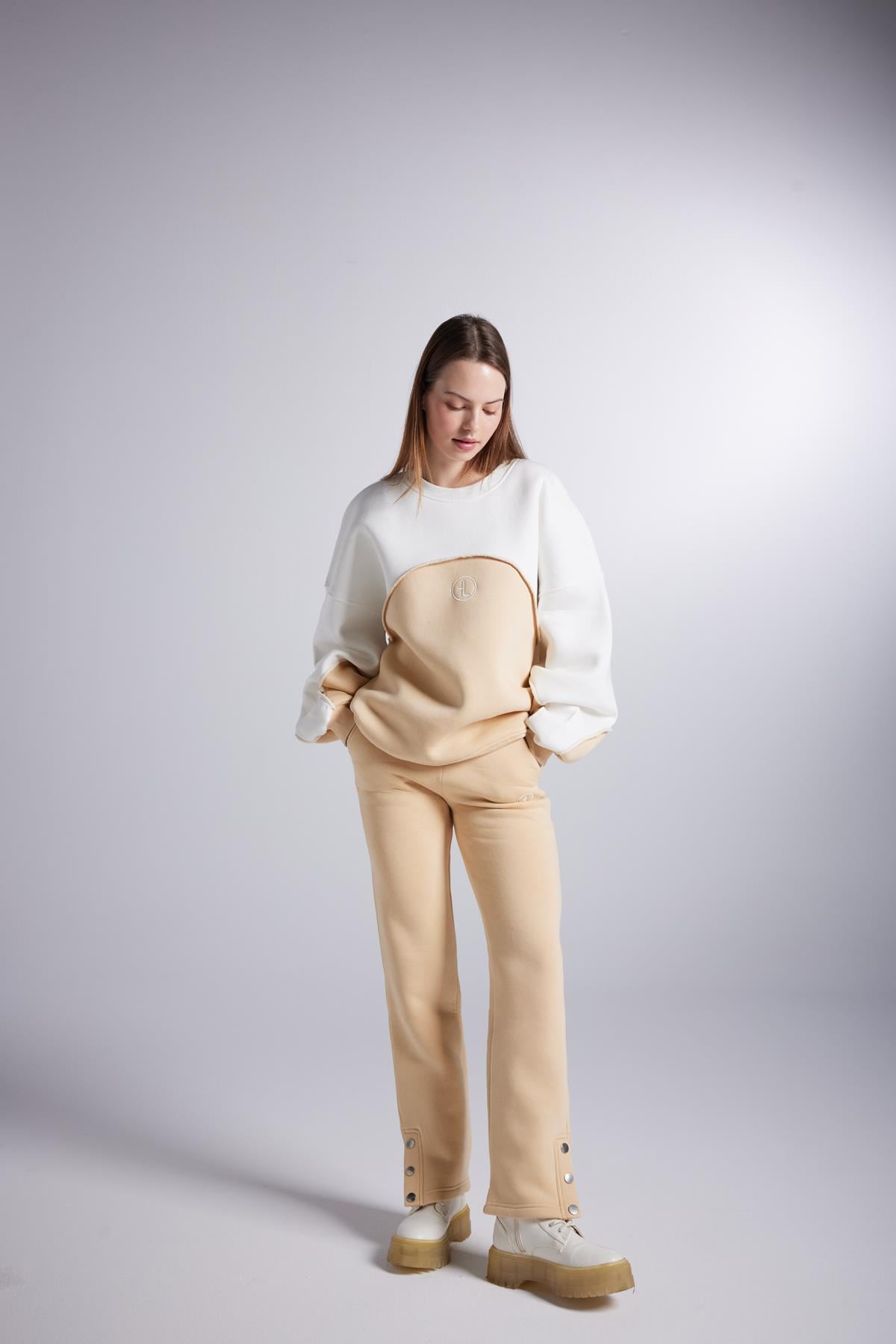 Şardonlu 3 İplik Kumaş Logolu Oversize Nola Sweatshirt Bej
