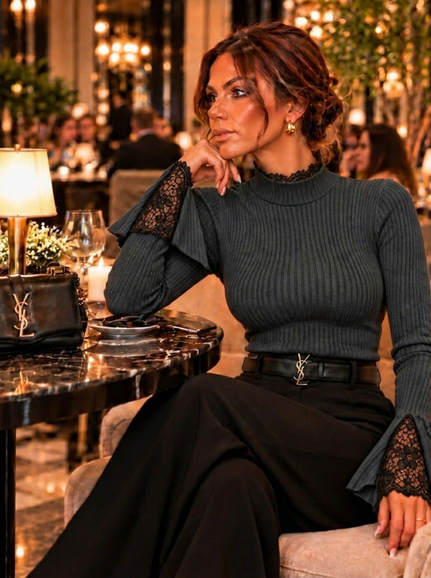 Kadın Dantel Detaylı Dik Yaka Kaşkorse Bluz