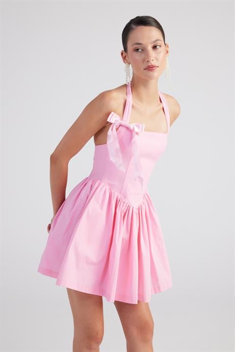 Teresa Elbise Pembe
