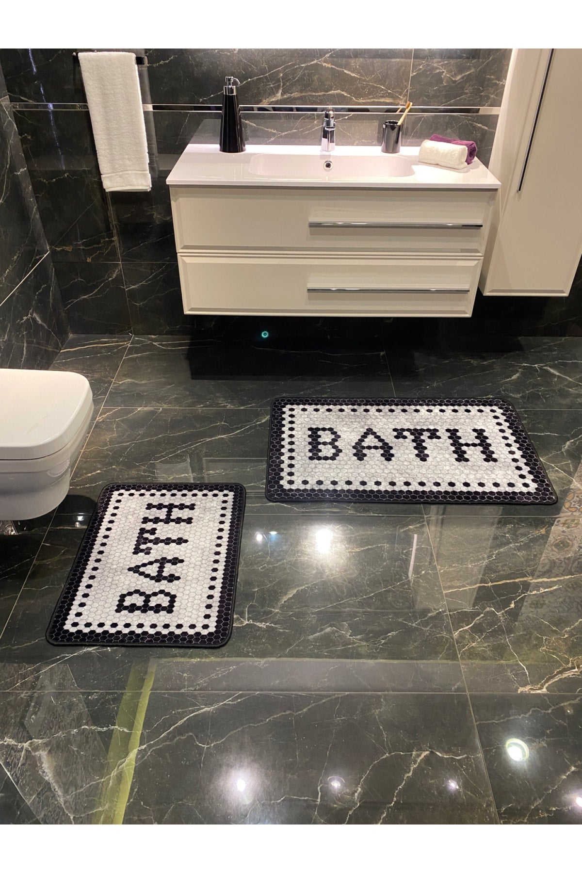 Black Bath Yazılı Desenli 2'li Kaymaz Taban Su Geçirmez Banyo Paspas Takımı (60x100 - 60x50) Gri