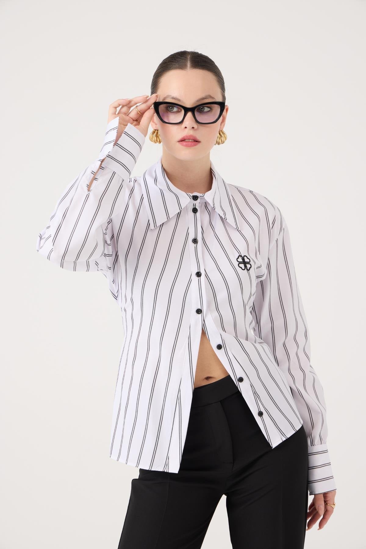 Çizgili Belden Oturmalı Betty Gömlek Beyaz