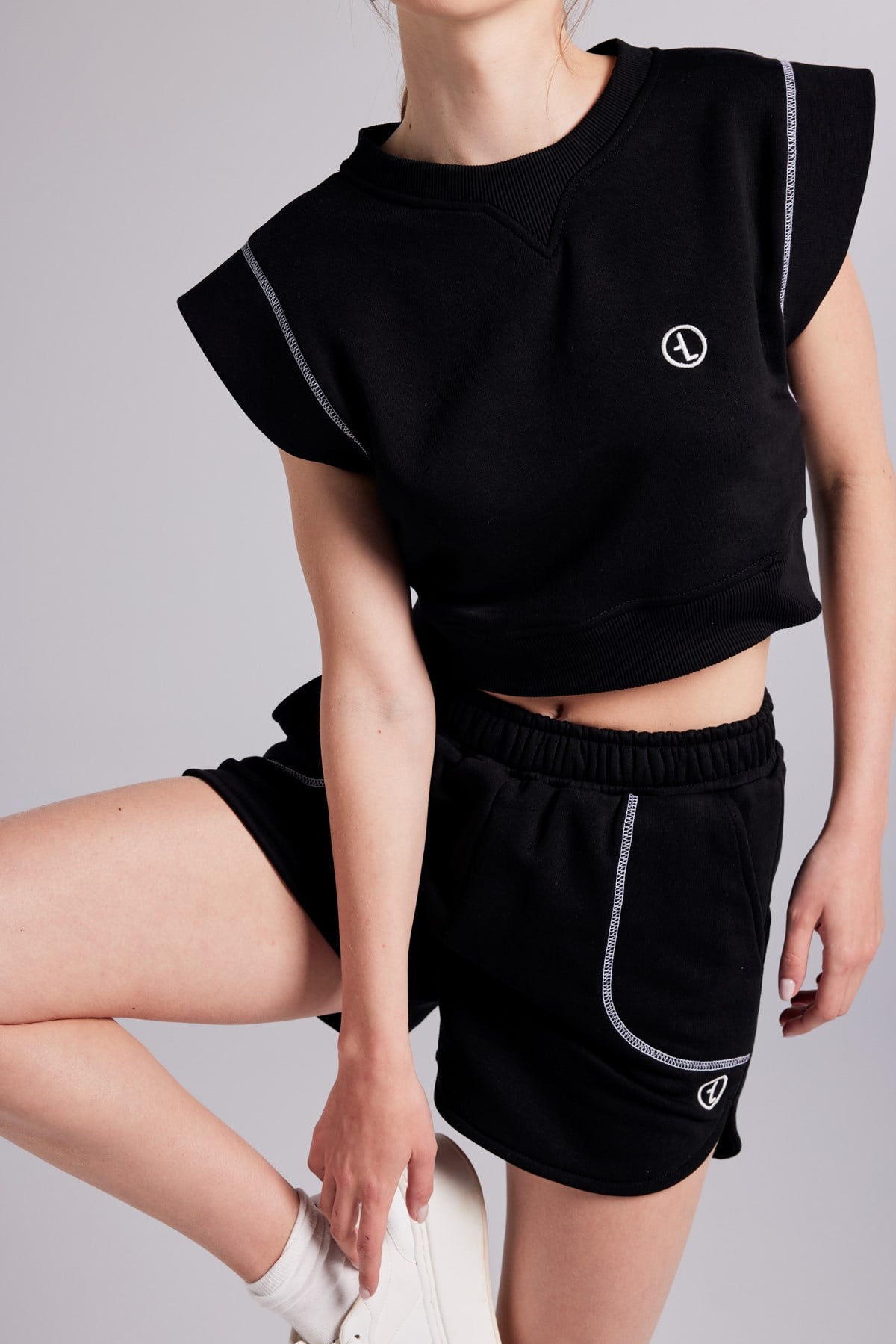 Crop Kesim Kontrast Dikişli Rhode Tshirt Siyah