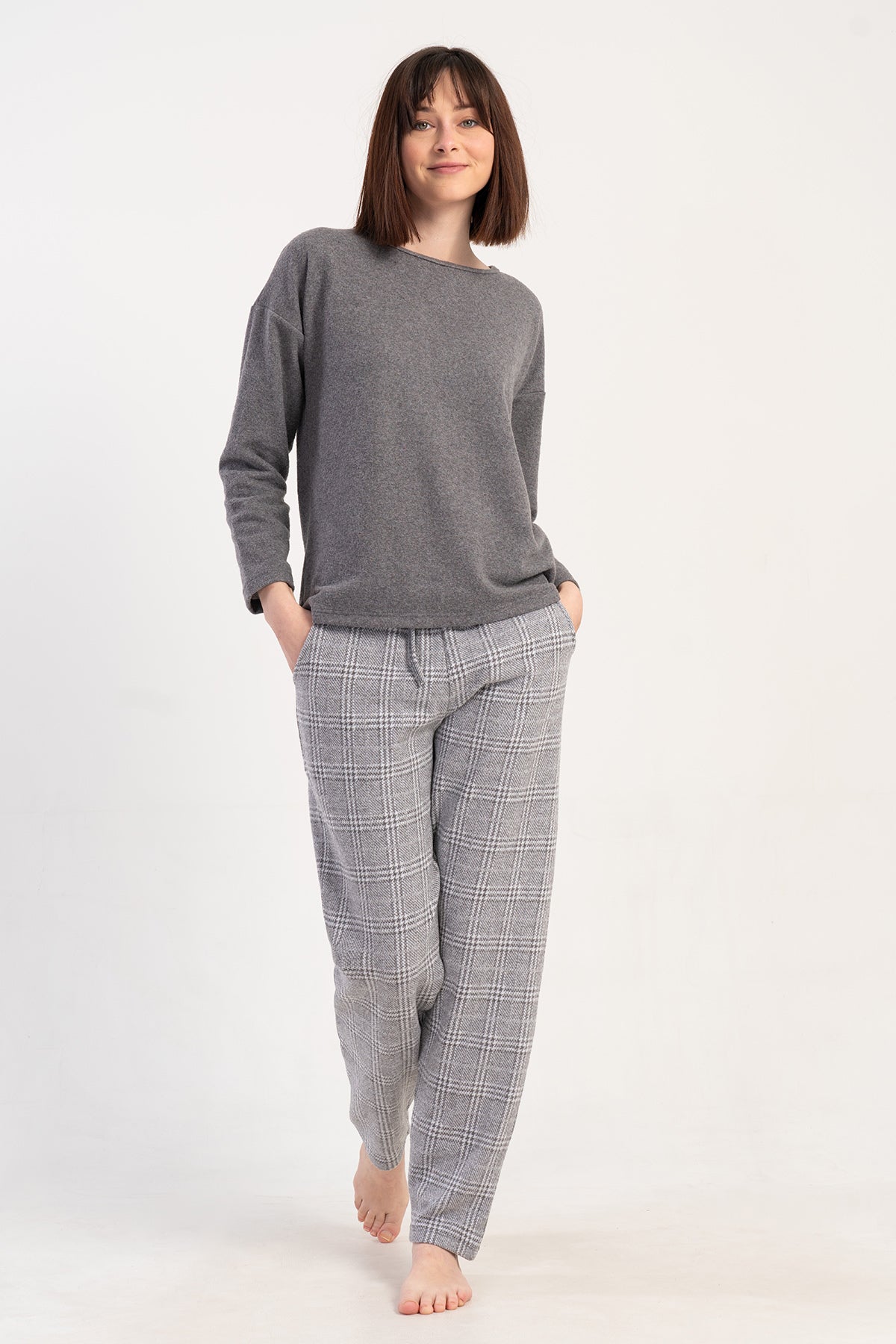 KADIN JAKARLI INTERLOK XXL O YAKA DUSUK OMUZLU UZUN KOL CEPLI PIJAMA TAKIM