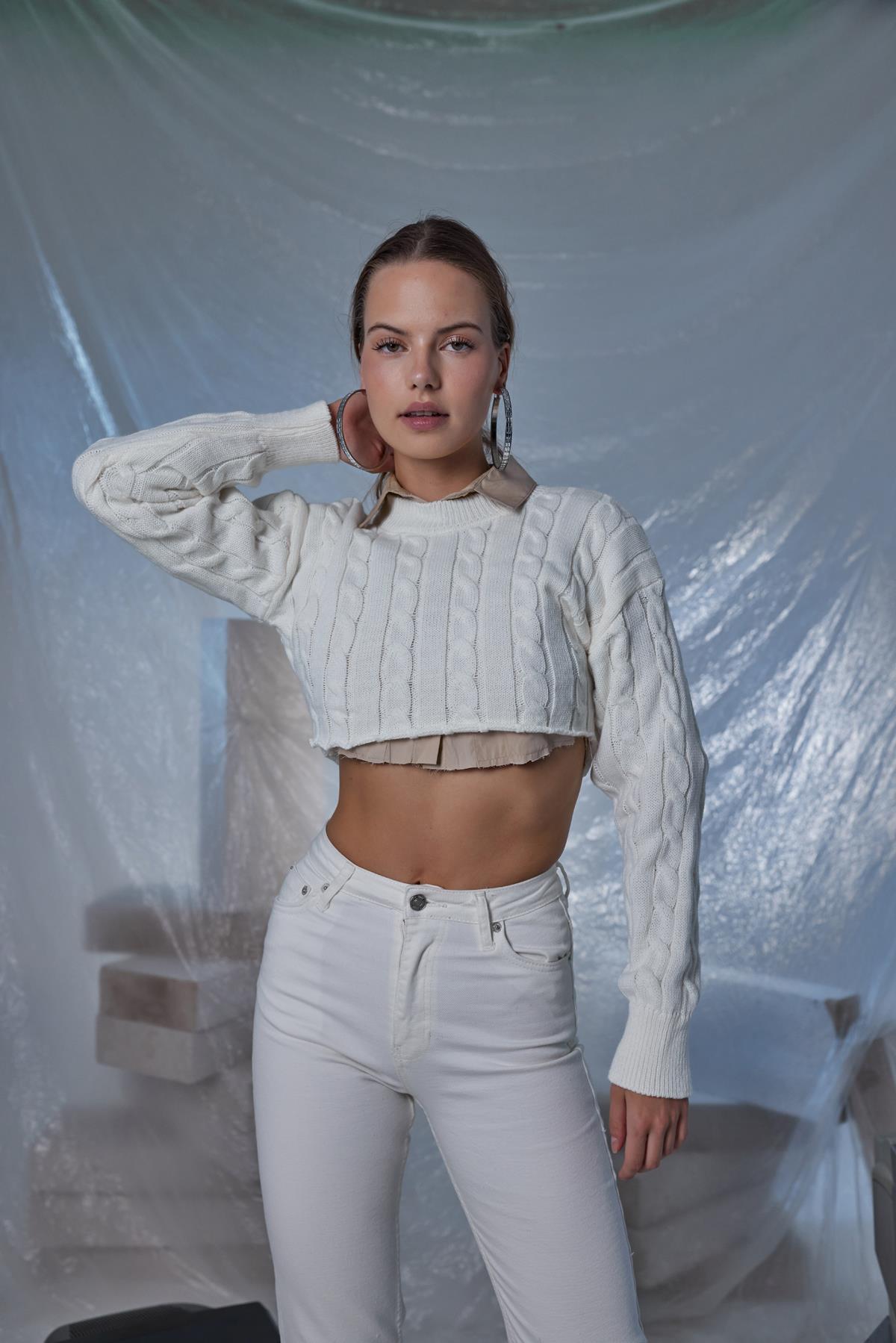 Merit Kazak Ekru Ekru STD