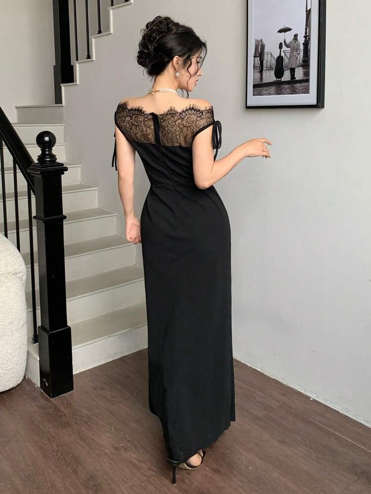Kadın Göğüs Ve Yakası Dantel Detaylı Kayık Yaka Görünümlü Uzun İthal Krep Elbise