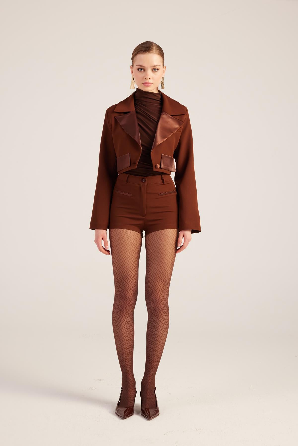 Yakası Saten Detaylı Camila Crop Blazer Ceket Kahve