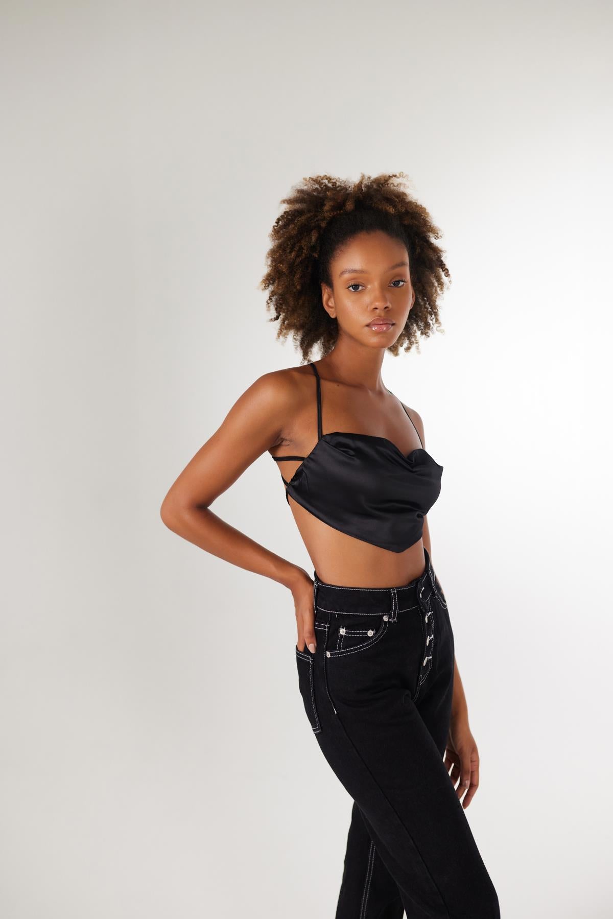 Shery Crop Siyah