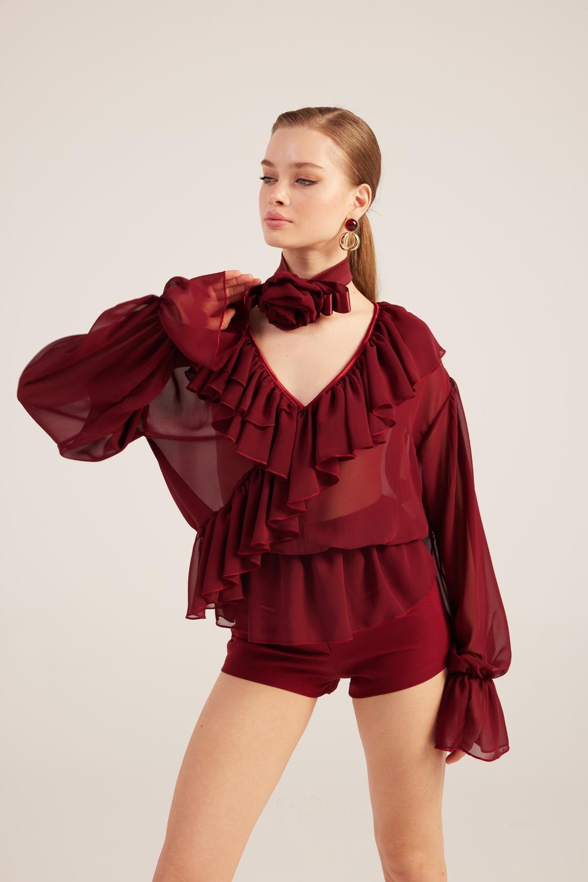 Fırfırlı Güllü Choker Aksesuarlı Şifon Sassy Gömlek Bordo