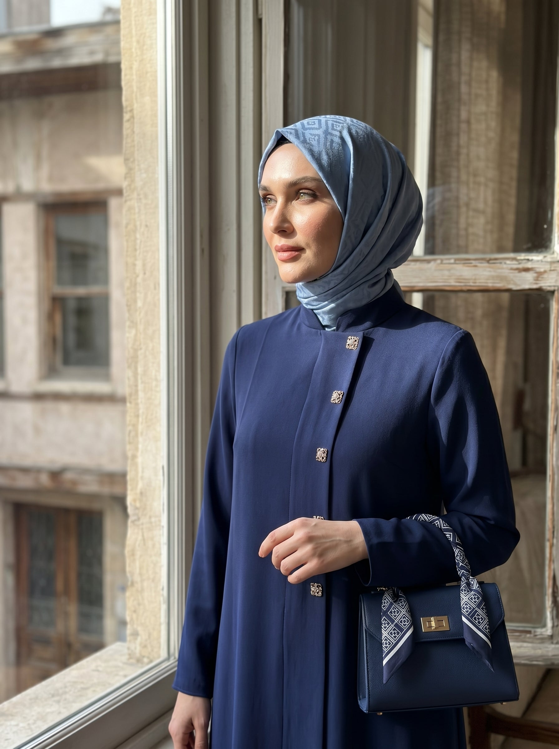 9558 Kare Aksesuarlı Ferace