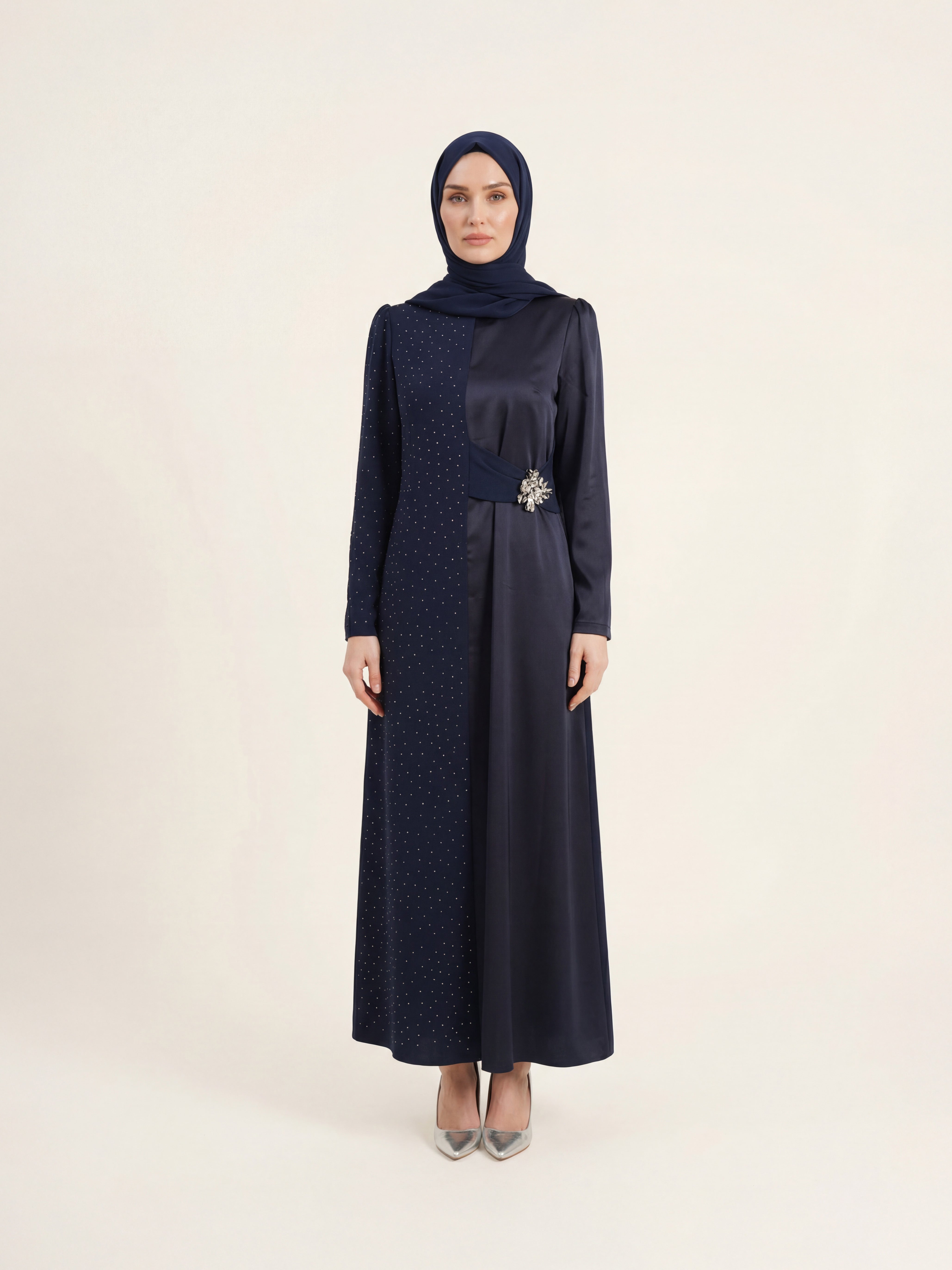 9625 Tokalı Elbise