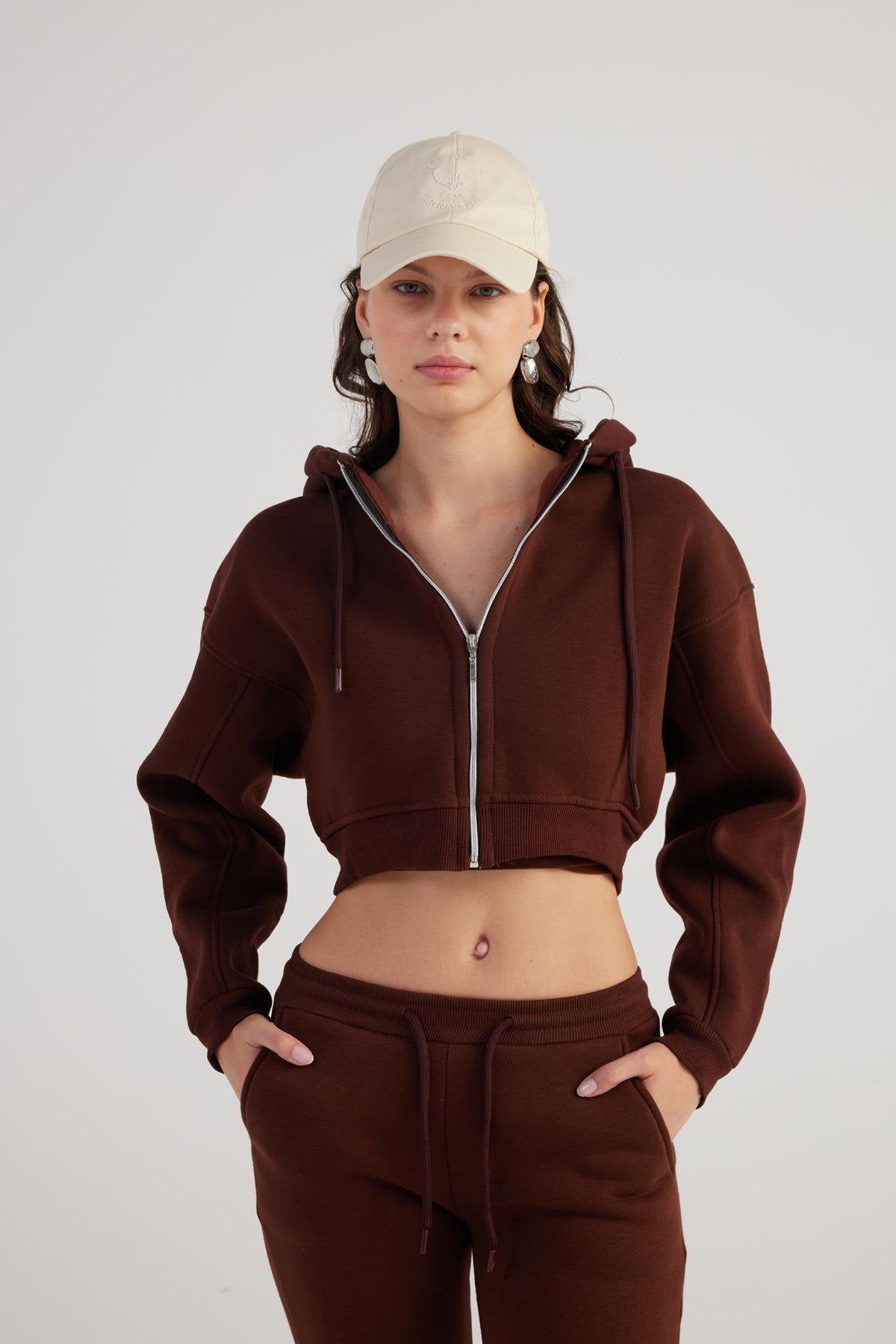 Kadın Kahverengi Kapüşonlu Uzun Kol Fermuarlı Crop Mixed Sweat Kahve L