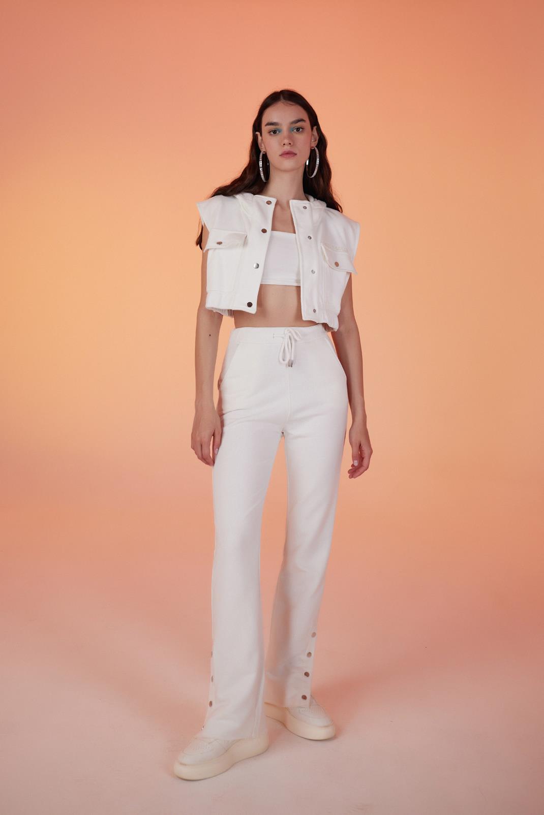 Kapişonlu Çıtçıt Kapamalı 3 İplik Jura Yelek Beyaz