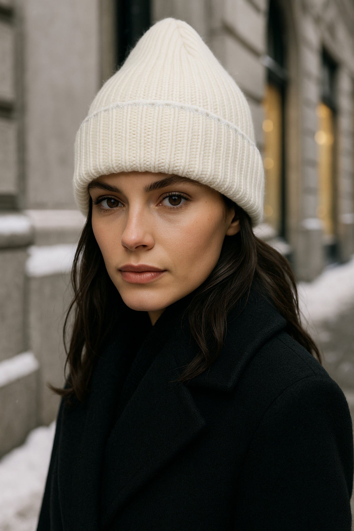 Ekru Örme Kadın Bere, Parlak Şerit Detaylı, Şık Ve Rahat, Soğuk Hava Için Ideal Başlık Bere1139