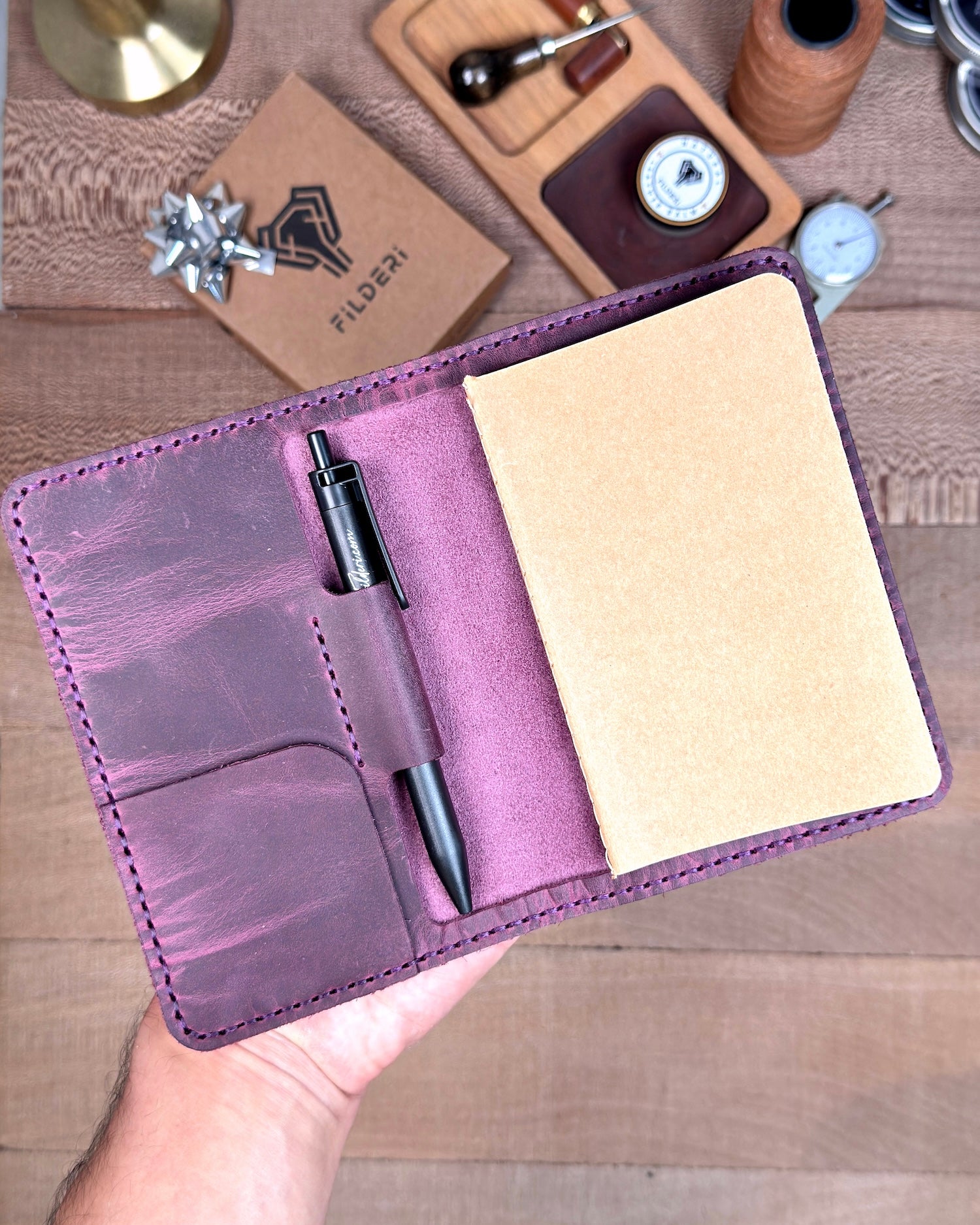Defter Kılıfı – Mürdüm Renk Hakiki Deri, Kapaklı Model | 2051