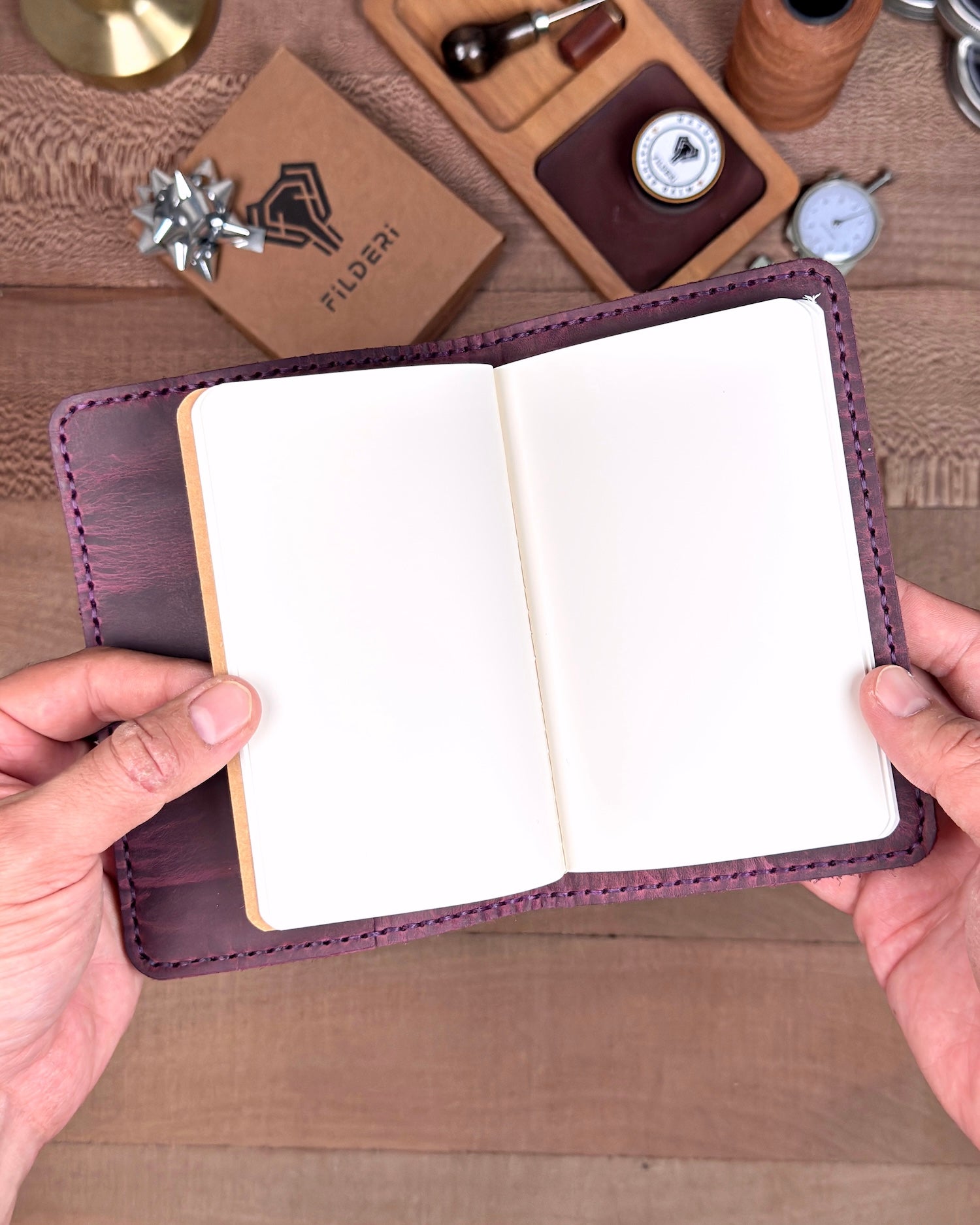 Defter Kılıfı – Mürdüm Renk Hakiki Deri, Kapaklı Model | 2051