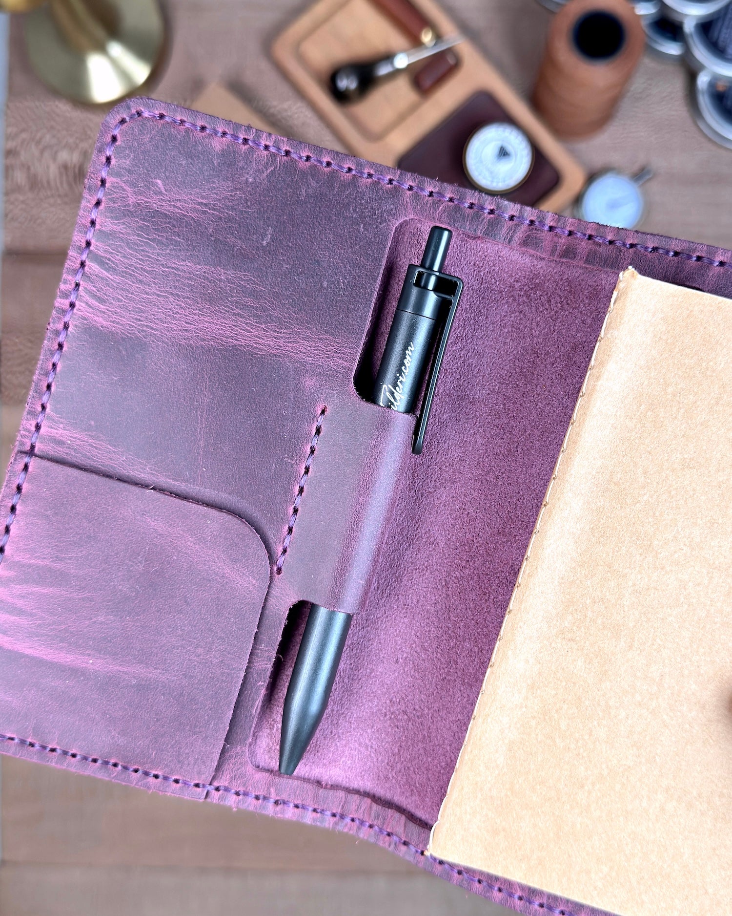 Defter Kılıfı – Mürdüm Renk Hakiki Deri, Kapaklı Model | 2051