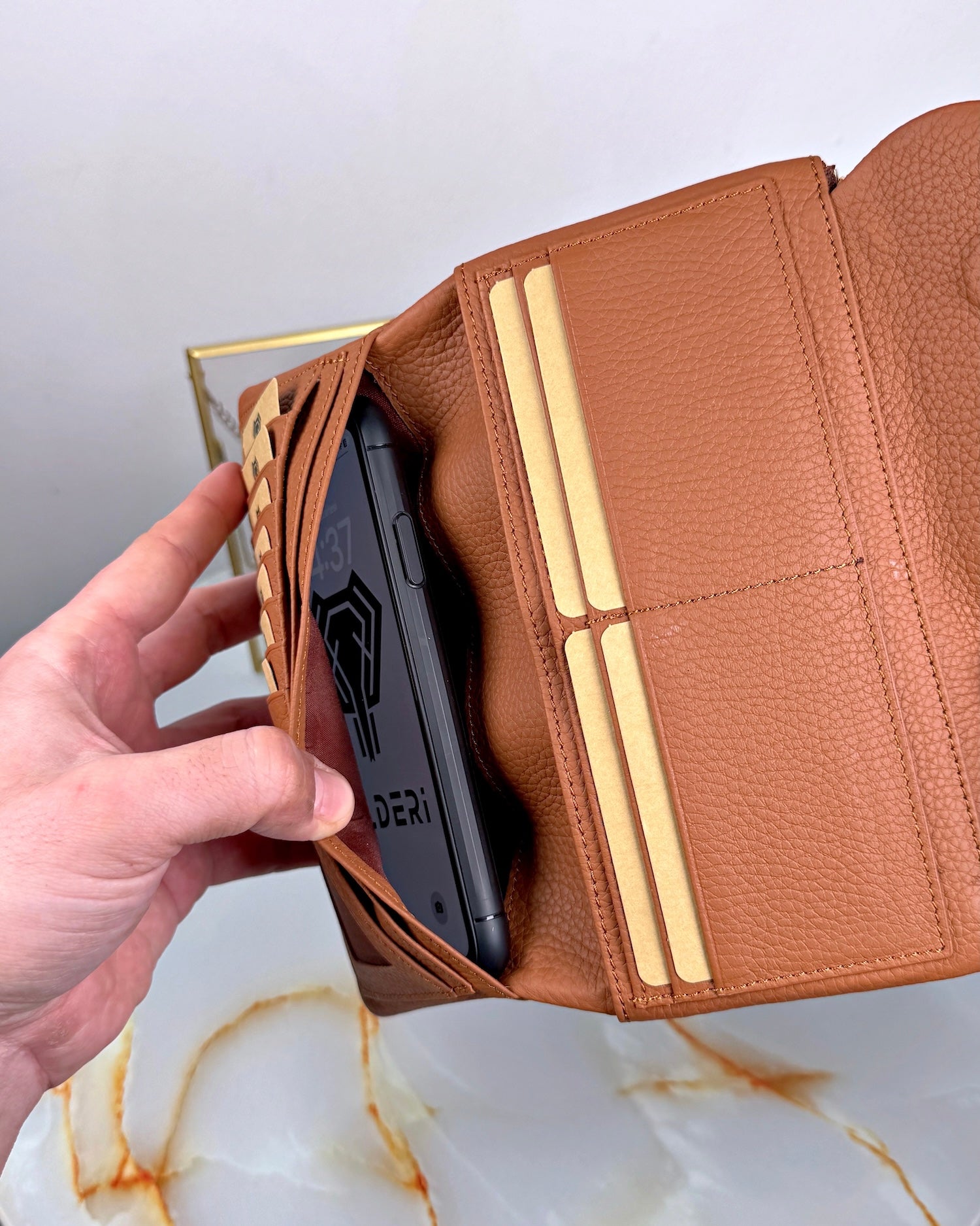 Telefon Bölmeli Cüzdan – Taba Yumuşak Hakiki Deri | 2049