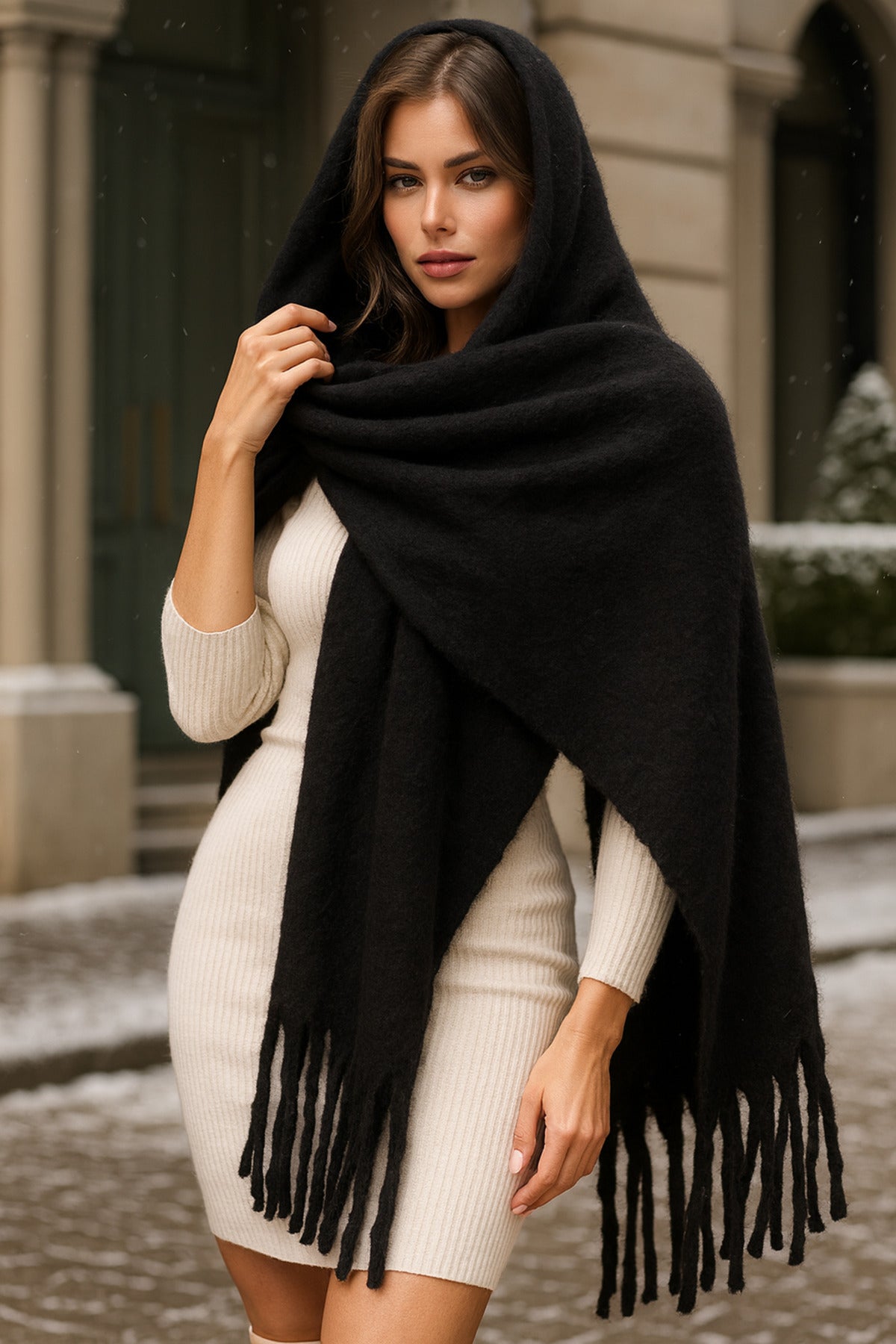Siyah Kalın Püsküllü Şal – Yumuşak Ve Geniş Yapı, Soğuk Hava Için Ideal Sal1257