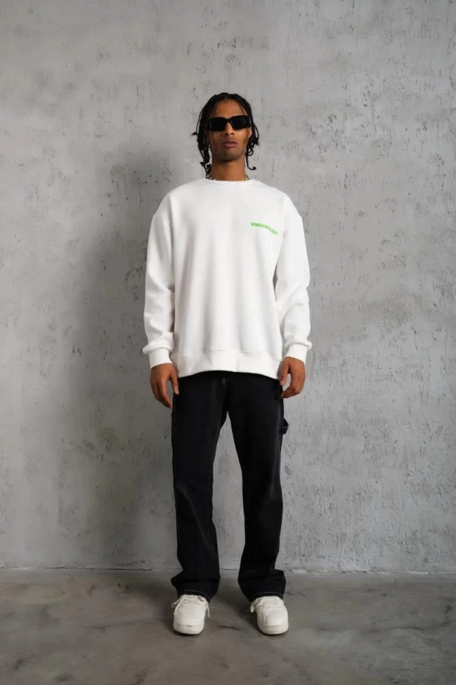 Erkek Oversize Sweatshirt – Beyaz Renk Ön Ve Sırt Baskılı, Üç İplik İçi Pamuklu Kumaş, Rahat Kalıp, Ribanalı Kışlık Sweat Winagain Polizei Serisi - Beyaz