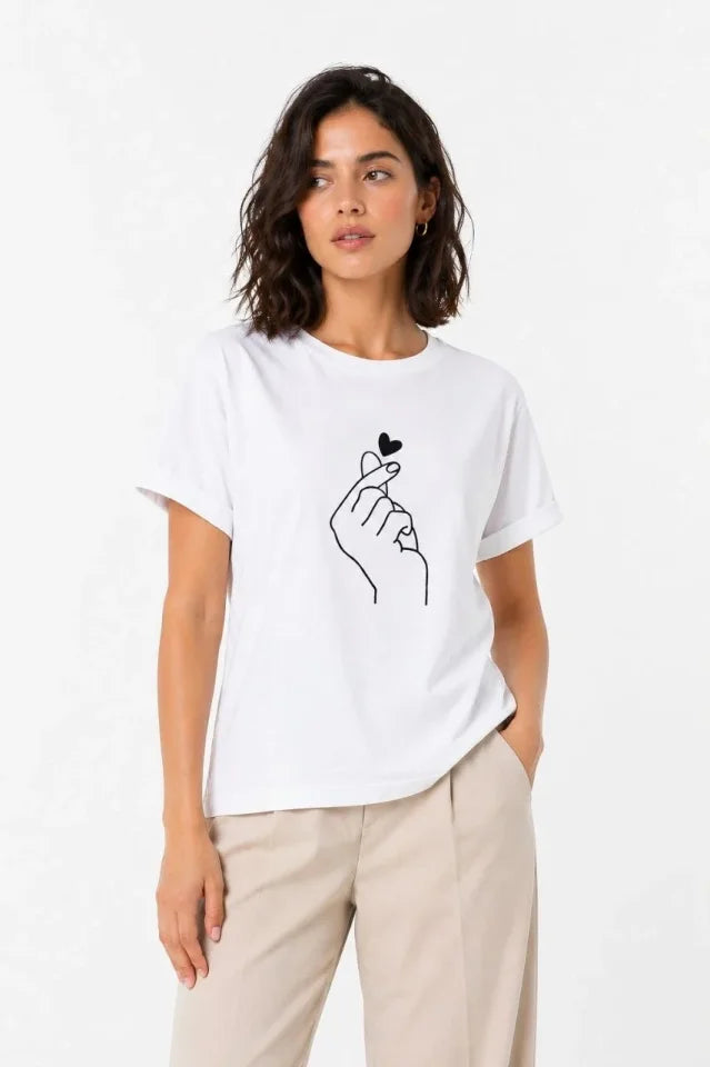 Kore Parmak Kalp Aşk Temalı Minimal Baskılı Tişört Yazlık Kısa Kol T-Shirt - Beyaz