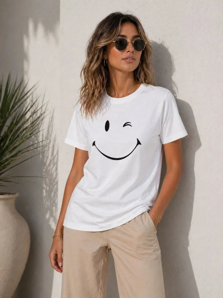 Minimal Smiling Face Printed T-Shirt Short Sleeve Summer T-Shirt - White