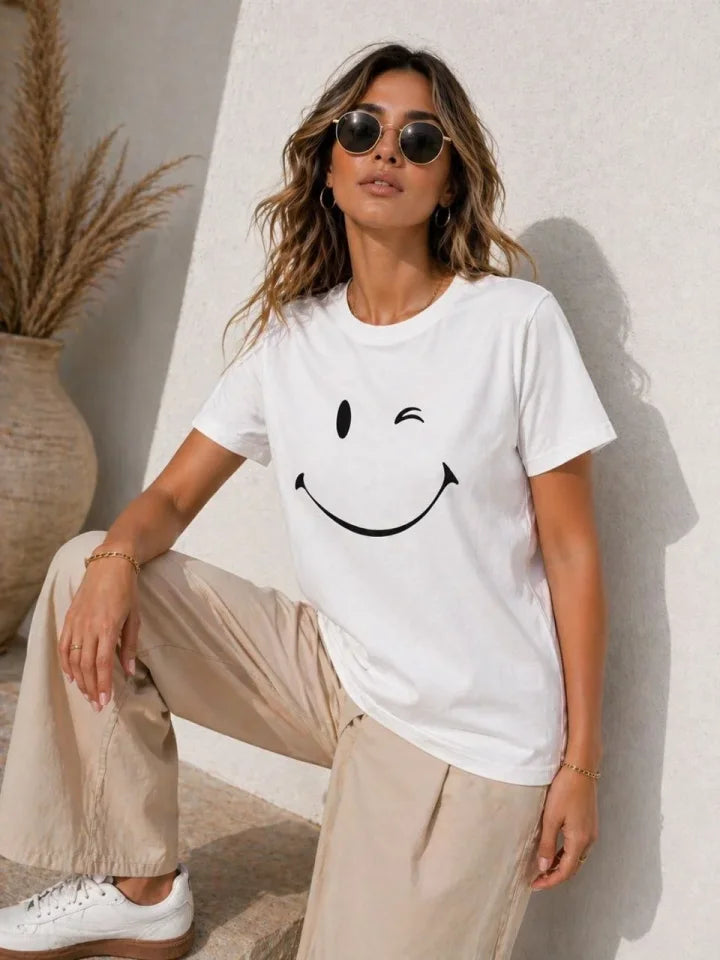Minimal Smiling Face Printed T-Shirt Short Sleeve Summer T-Shirt - White