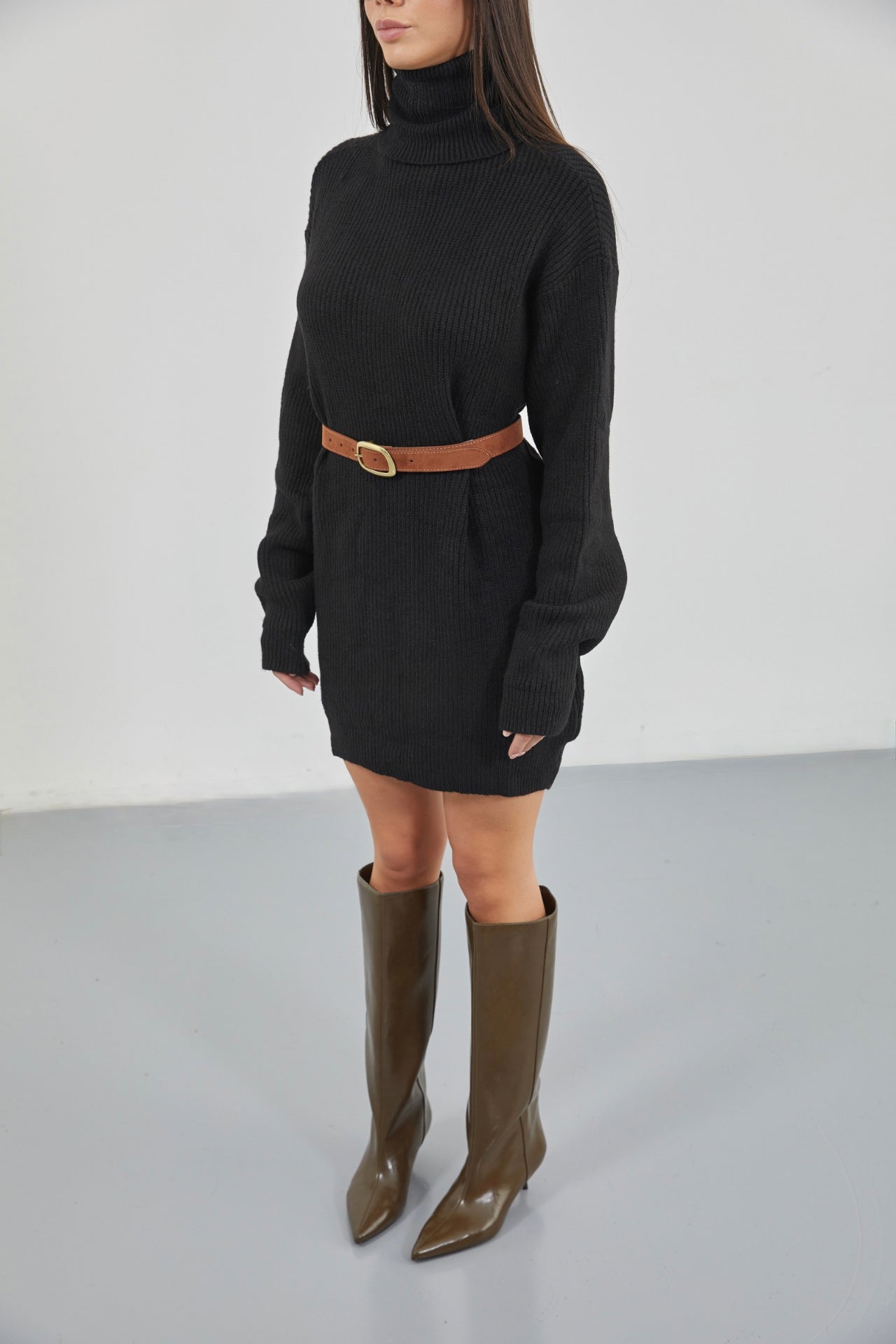 Oversize Balıkçı Yaka Siyah Triko Tunik