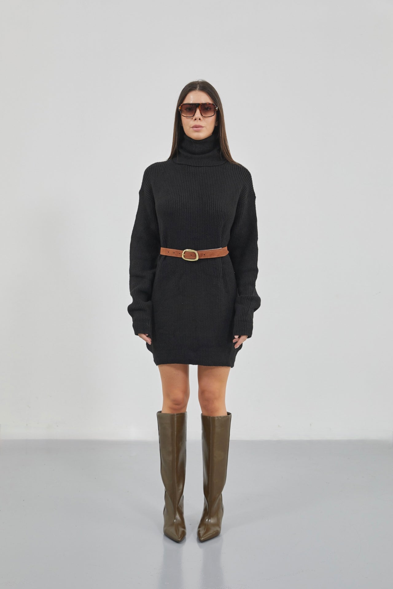 Oversize Balıkçı Yaka Siyah Triko Tunik