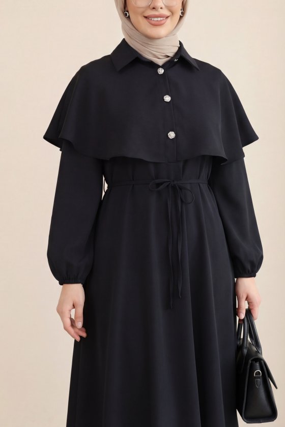 Yakalı Pelerin Detaylı Kemerli Kolu Lastikli Krep Elbise -Siyah