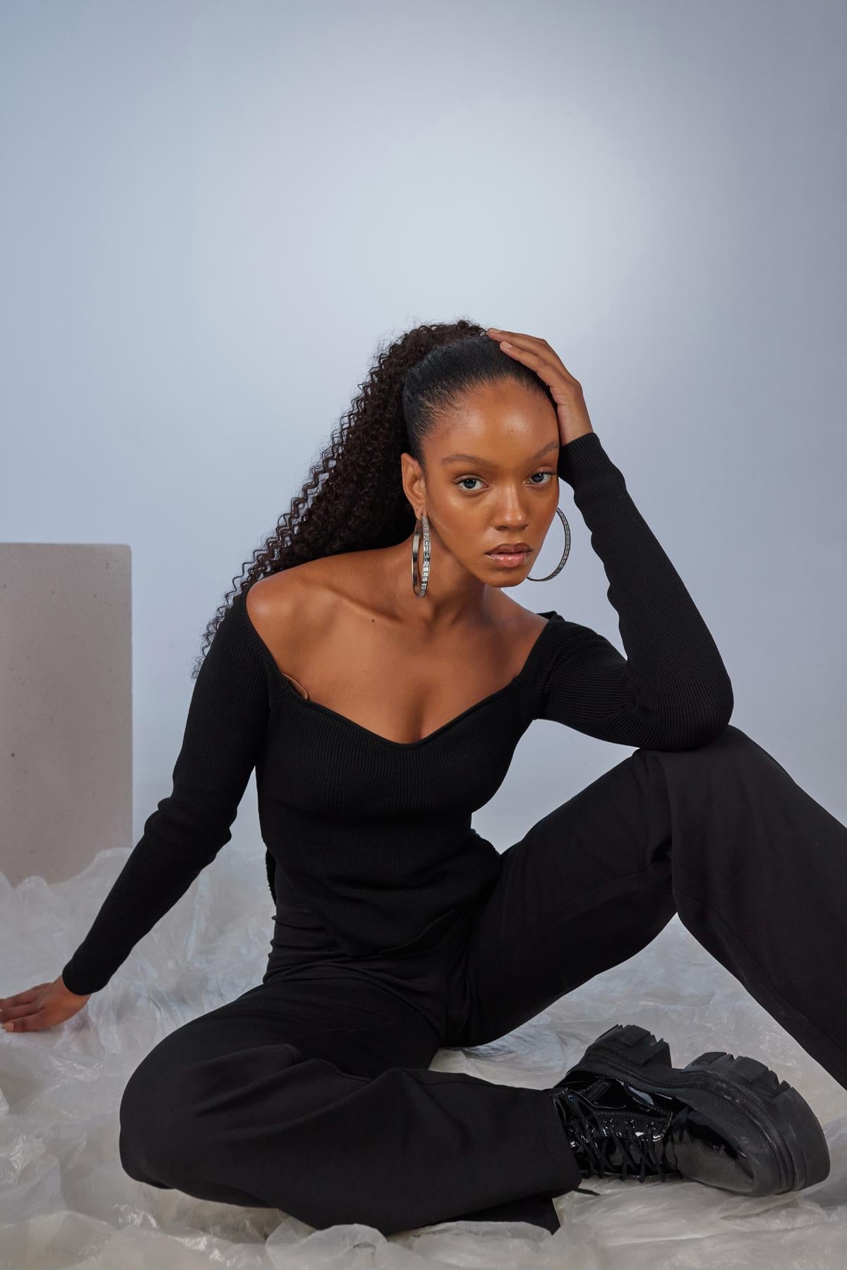 Uzun Kol Kalp Yaka Rolla Kazak Siyah