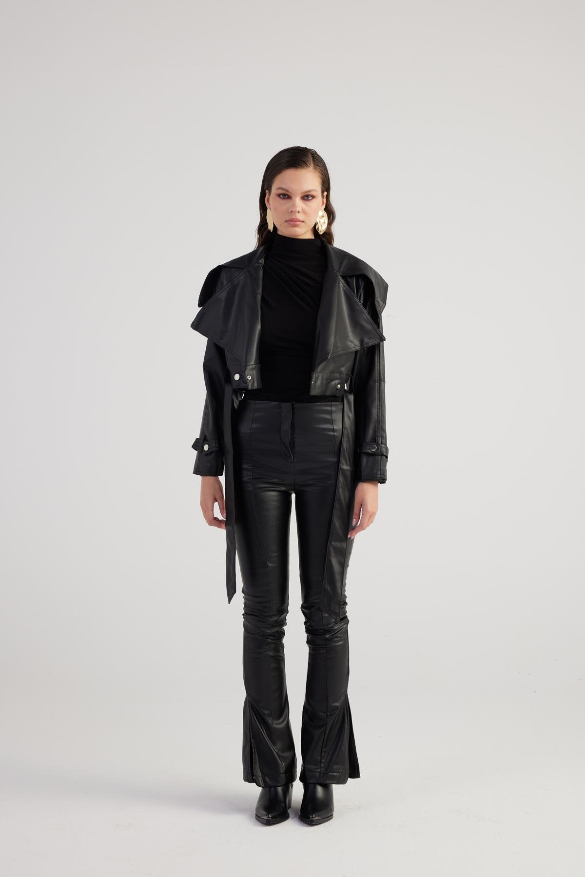 Kadın Siyah Yüksek Bel Paça Yırtmaçlı Fermuarlı Neeko Deri Pantolon