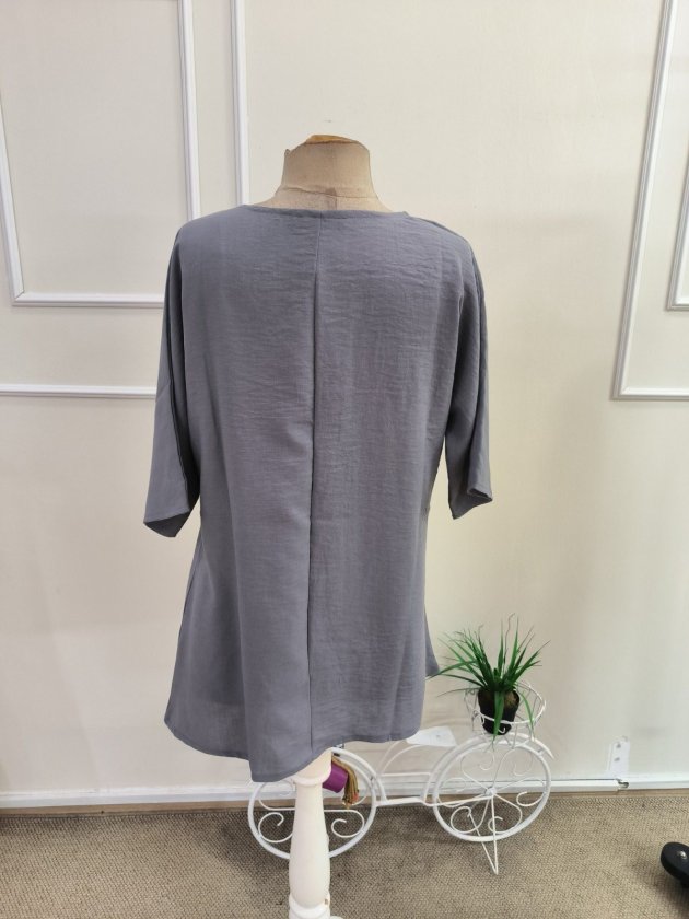 Women's Short Sleeve V-Neck Buttoned Blouse