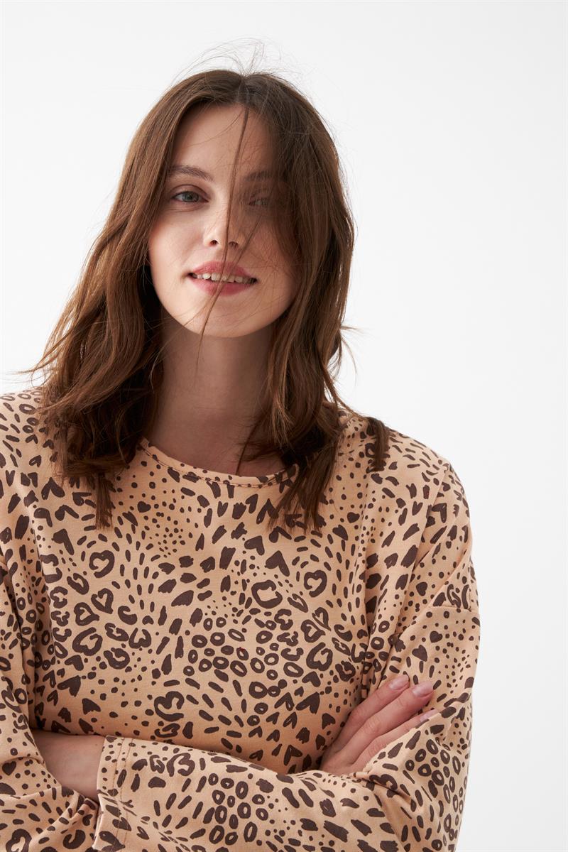 Akbeniz Kadın Oversize Bej Leopar Desenli Pamuklu Kalın Pijama Takımı