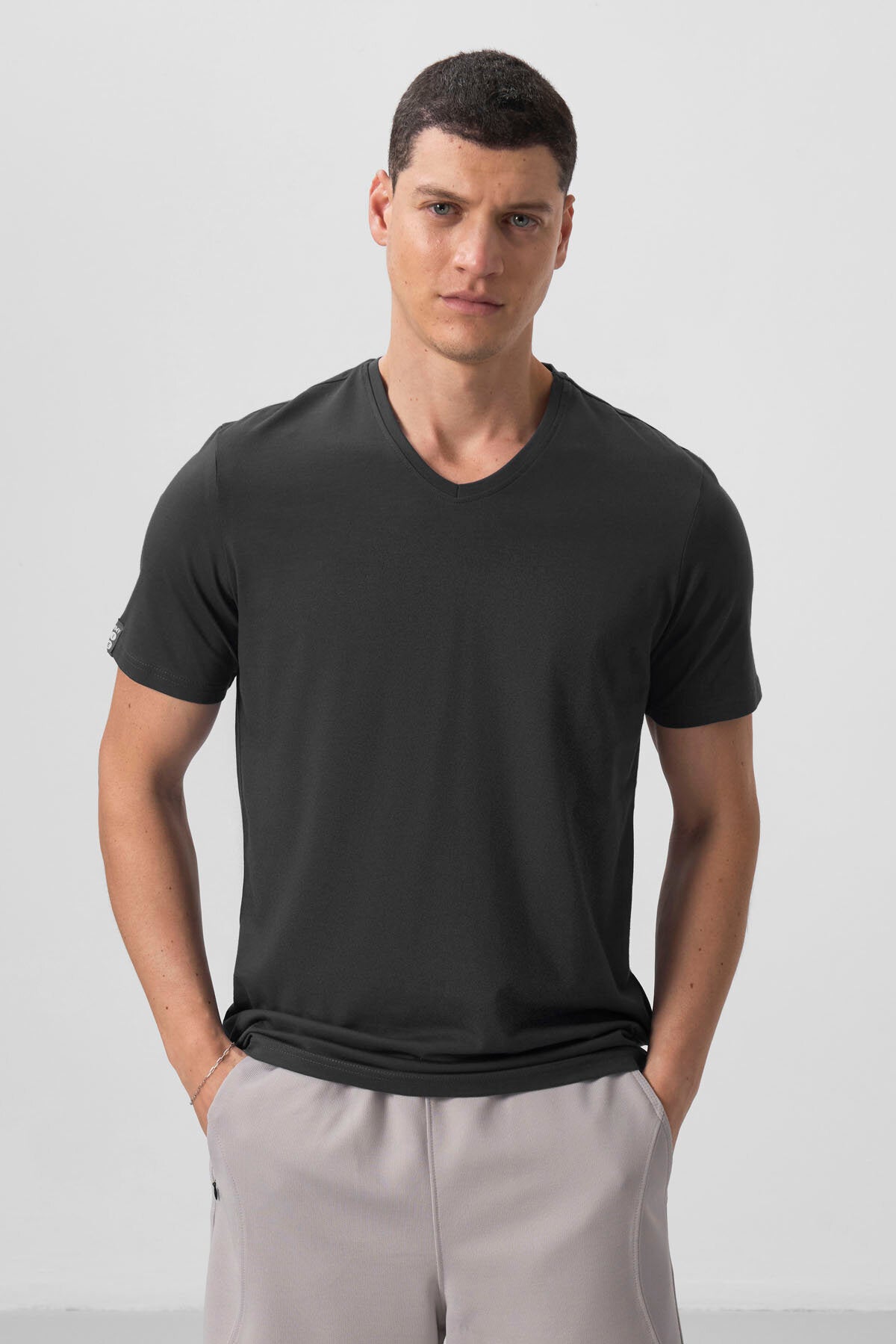 Antrasit Basic Kısa Kol Standart Kalıp V Yaka Erkek T-Shirt - 87912
