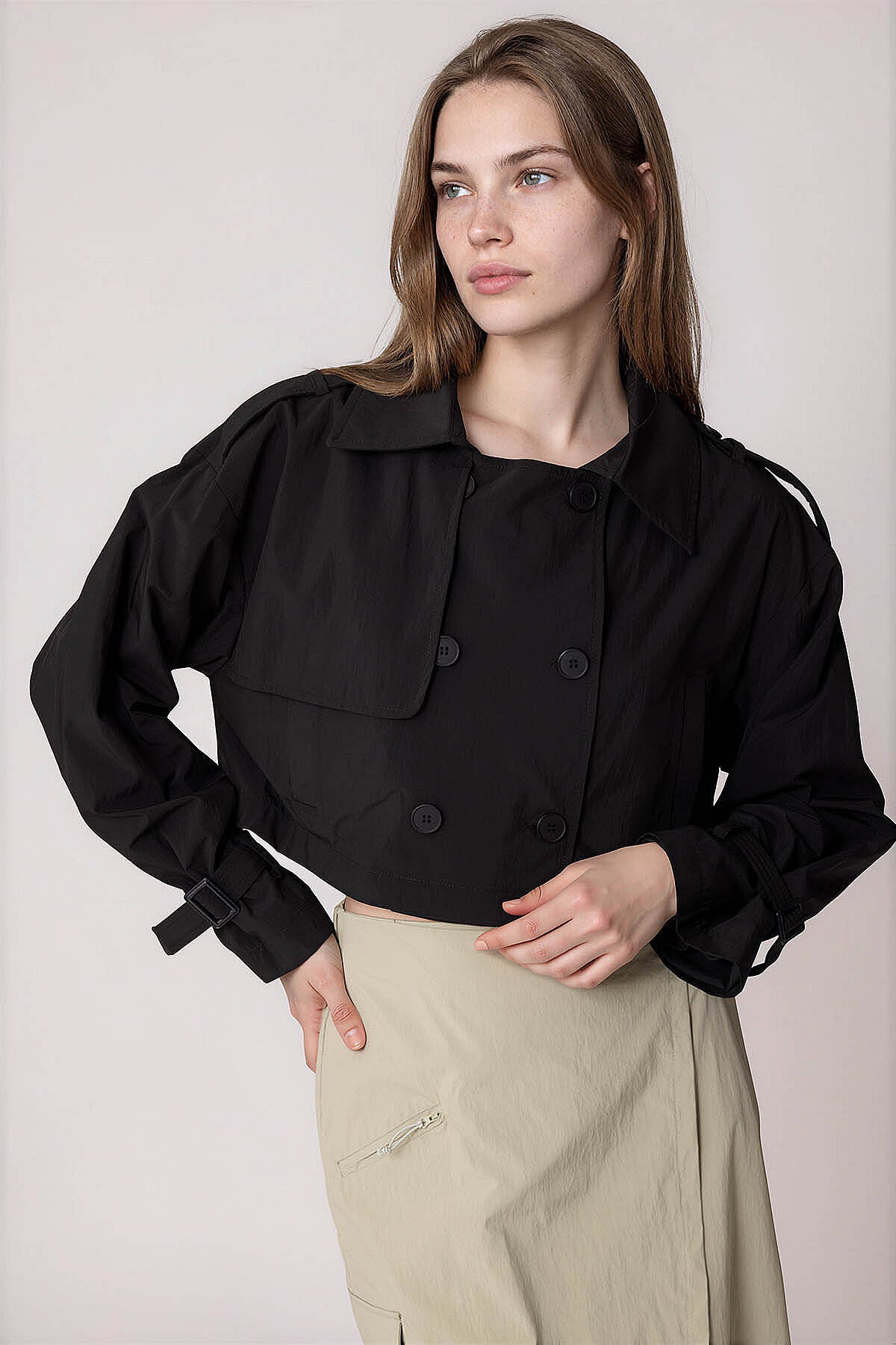 Astarlı Önü Düğmeli Crop Trençkot