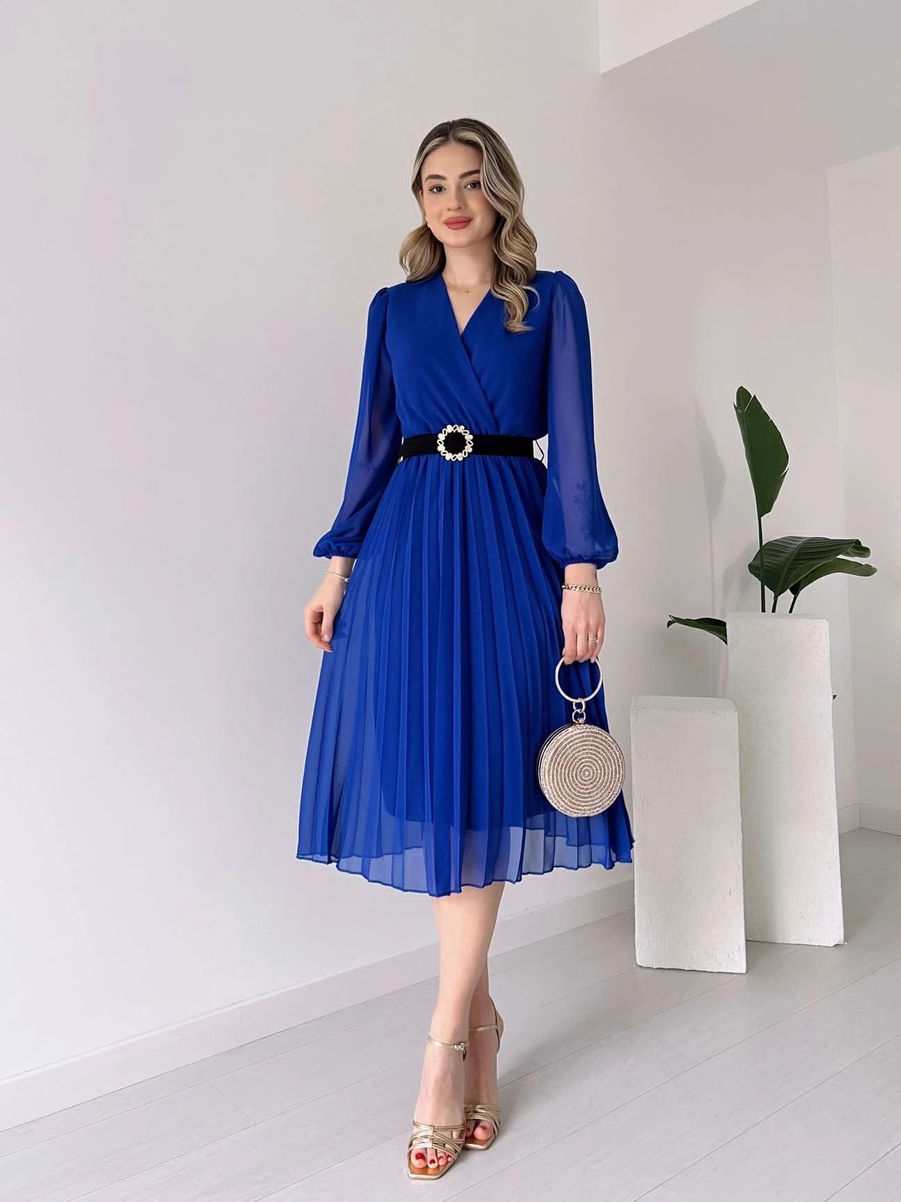 Women's Chiffon Fabric Lined Flared Cut Wrap Neck Midi Dress