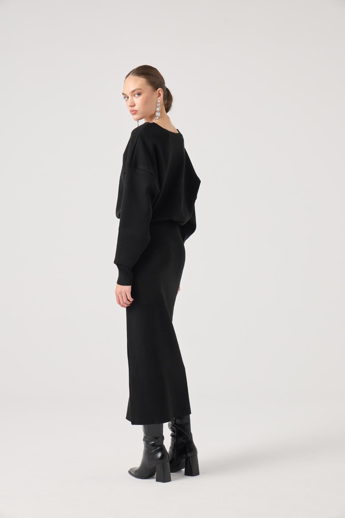 Soft Dokulu Uzun Jacey Triko Elbise Siyah