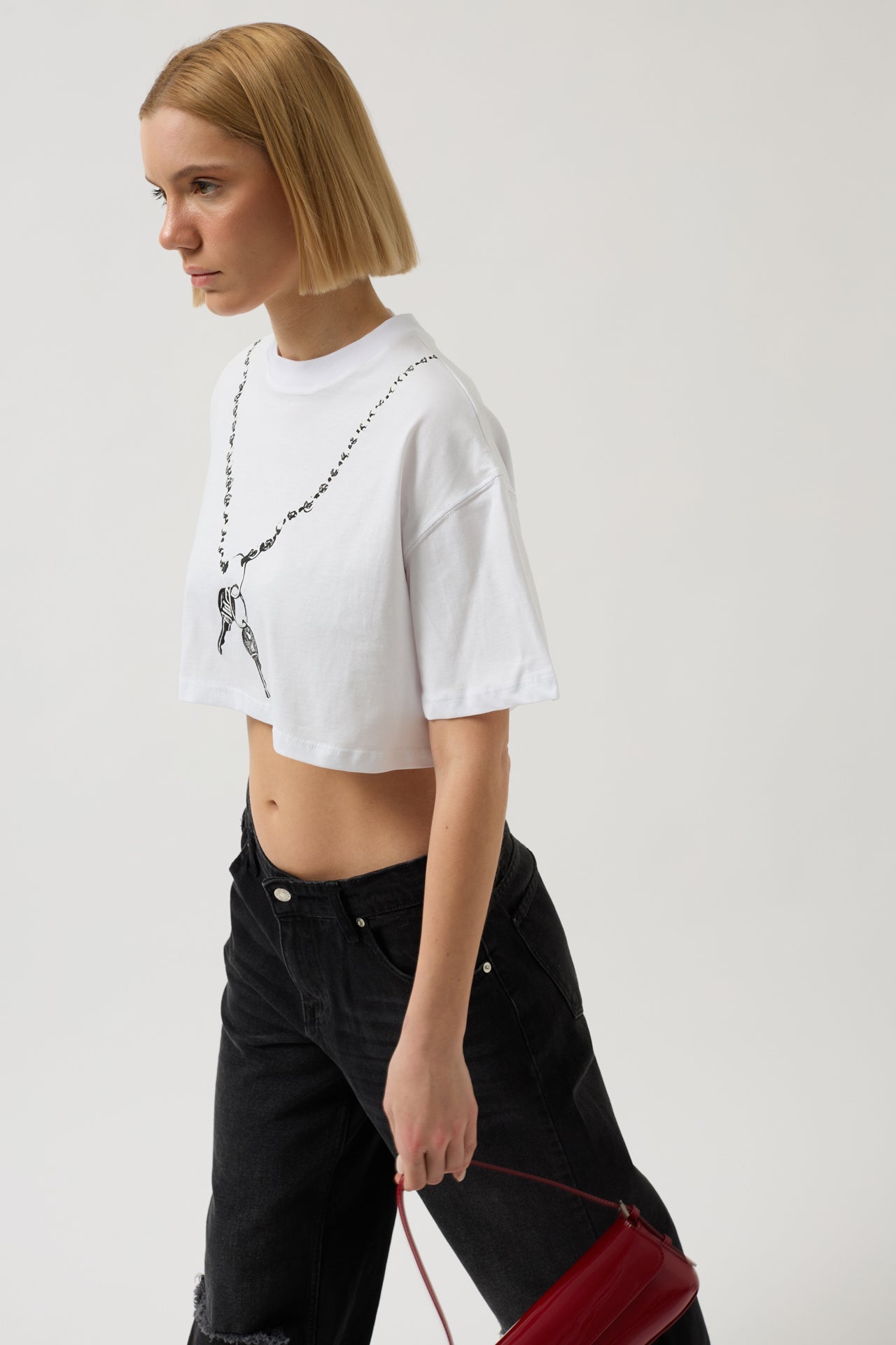 Zincir Baskılı Crop Beyaz T-Shirt