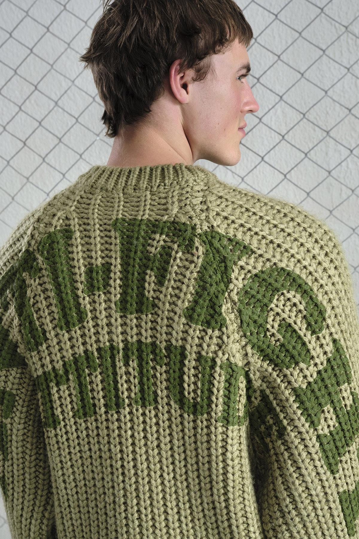 BOL KESİM BASKILI KALIN ÖRGÜLÜ TRİKO HAKİ KAZAK