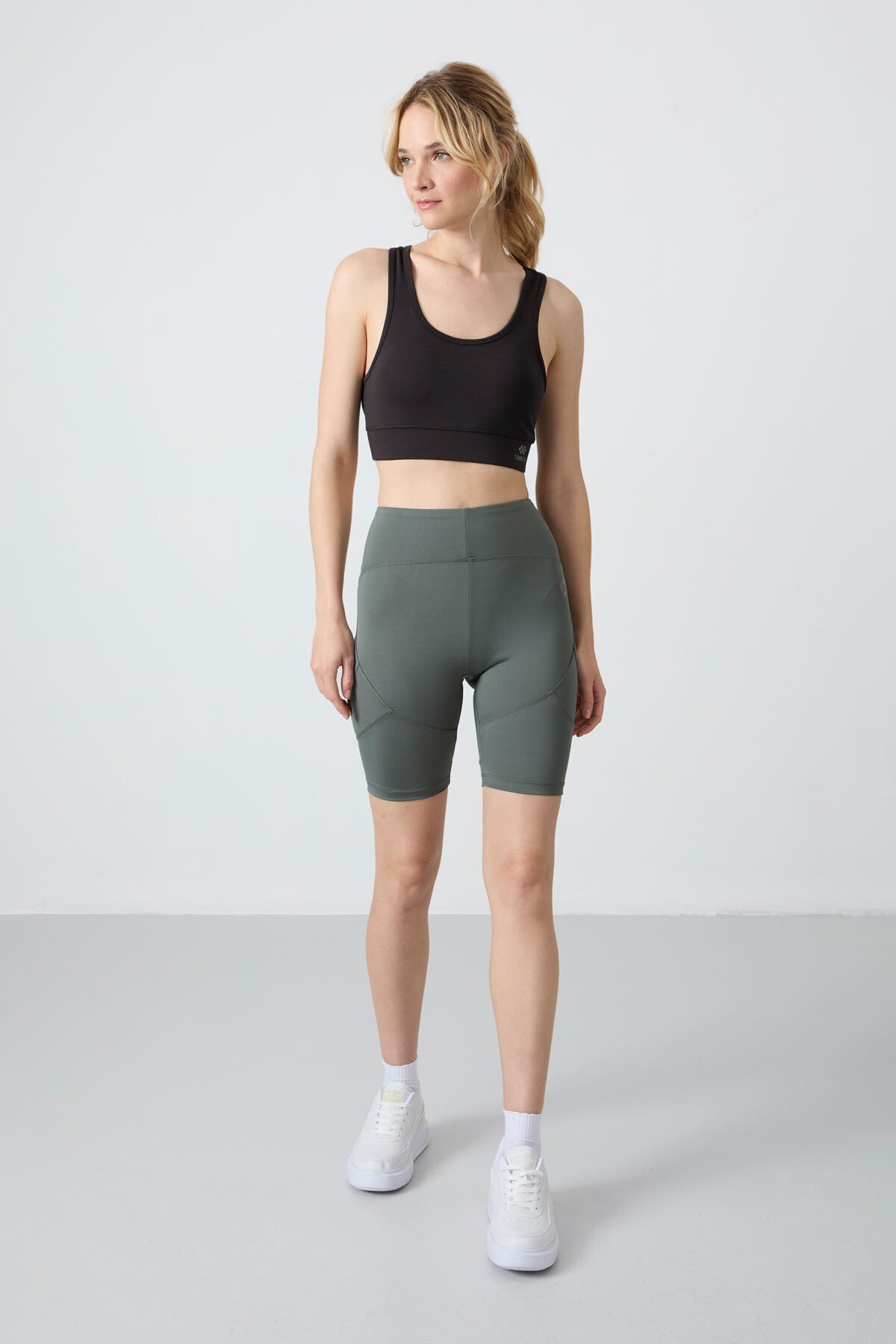 Haki Esnek Standart Fit Performans Kadın Biker Tayt - 91013