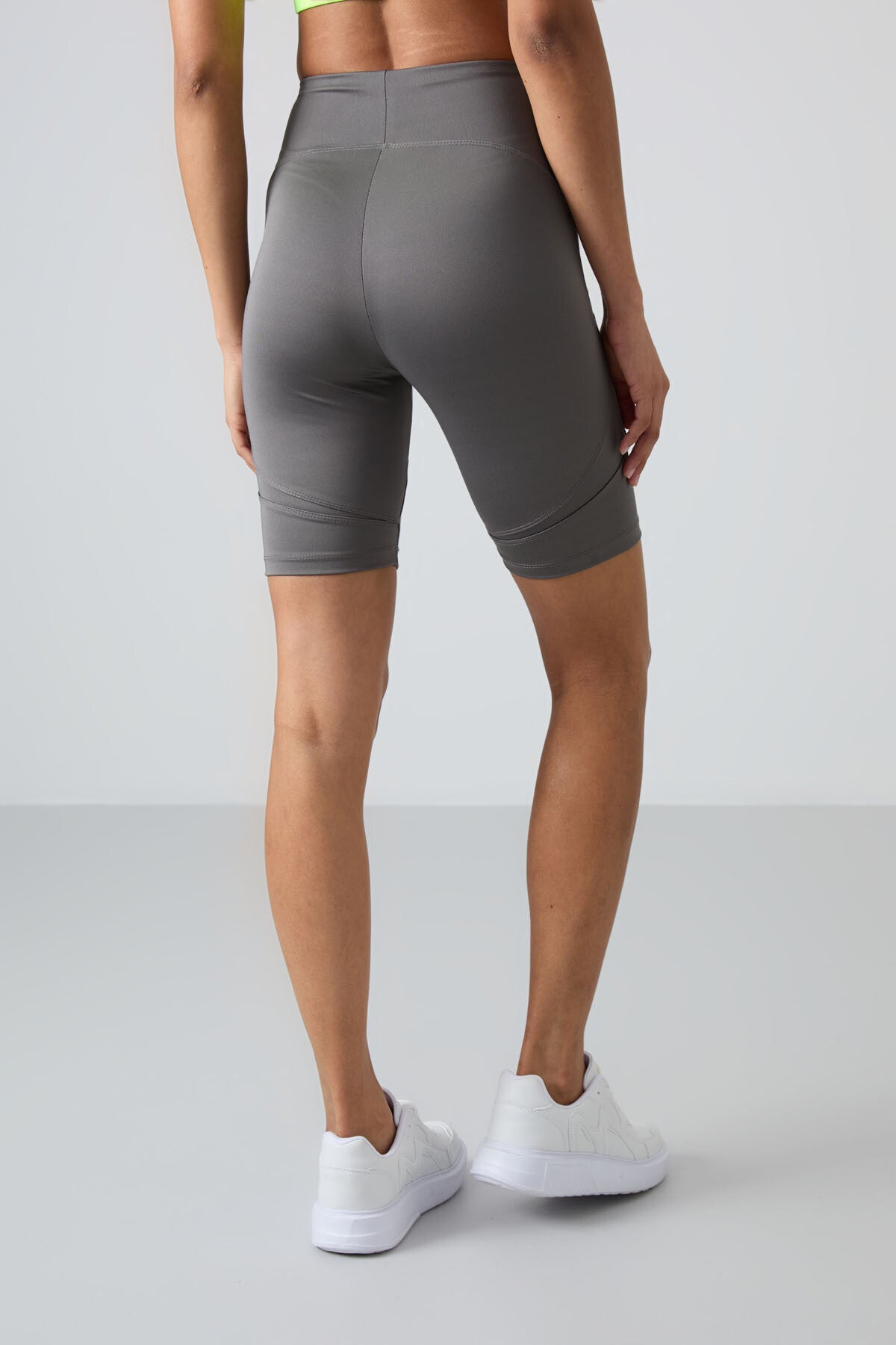 Koyu Gri Esnek Standart Fit Performans Kadın Biker Tayt - 91013