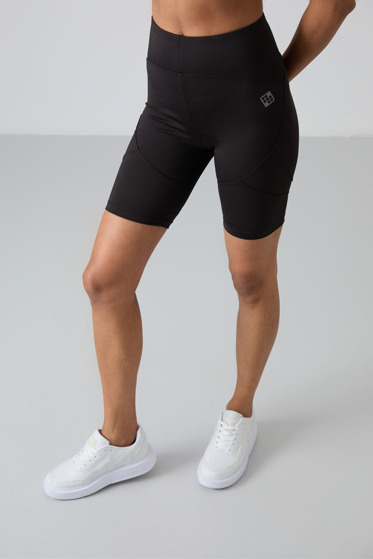 Siyah Esnek Standart Fit Performans Kadın Biker Tayt - 91013