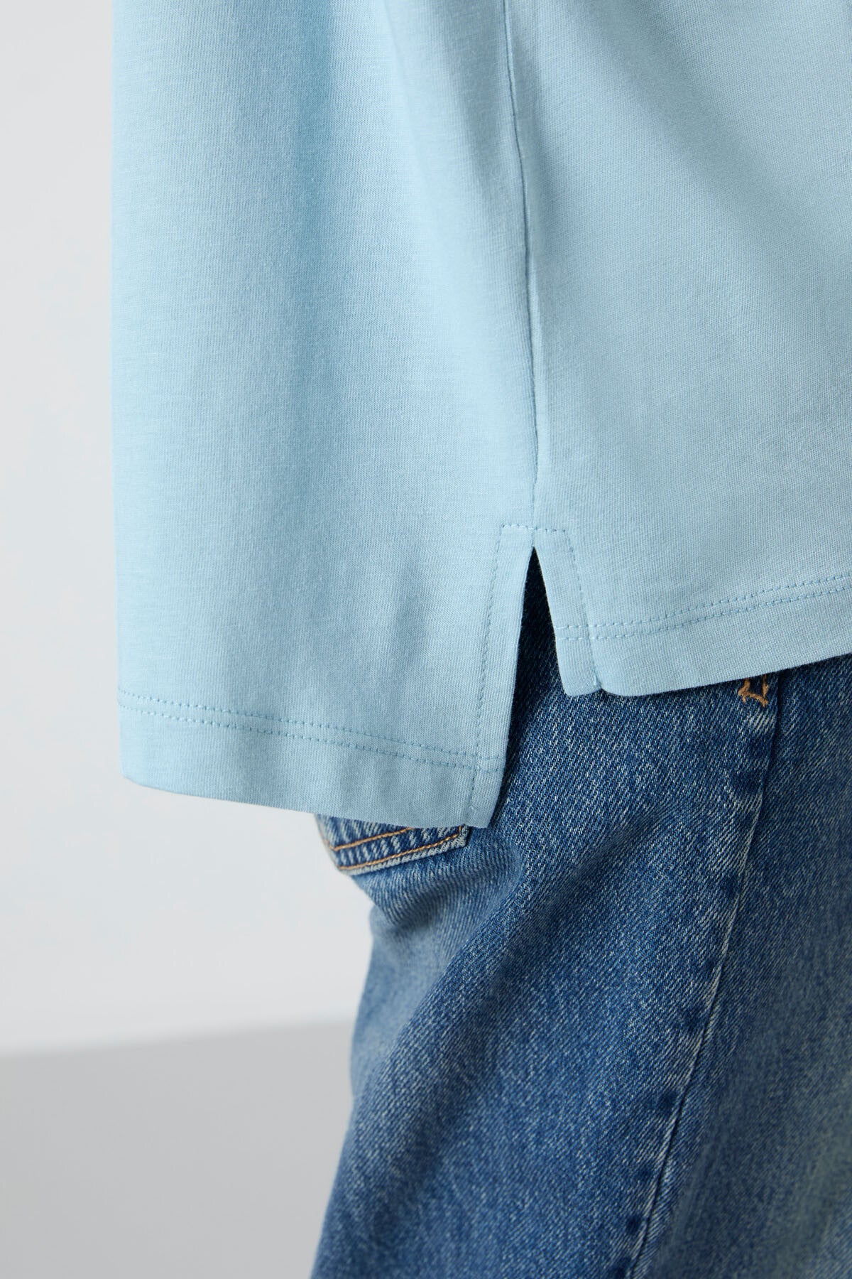 Açık Mavi Penye Modal Yumuşak Tuşeli Oversize Fit Basic Kadın T-Shirt- 97285