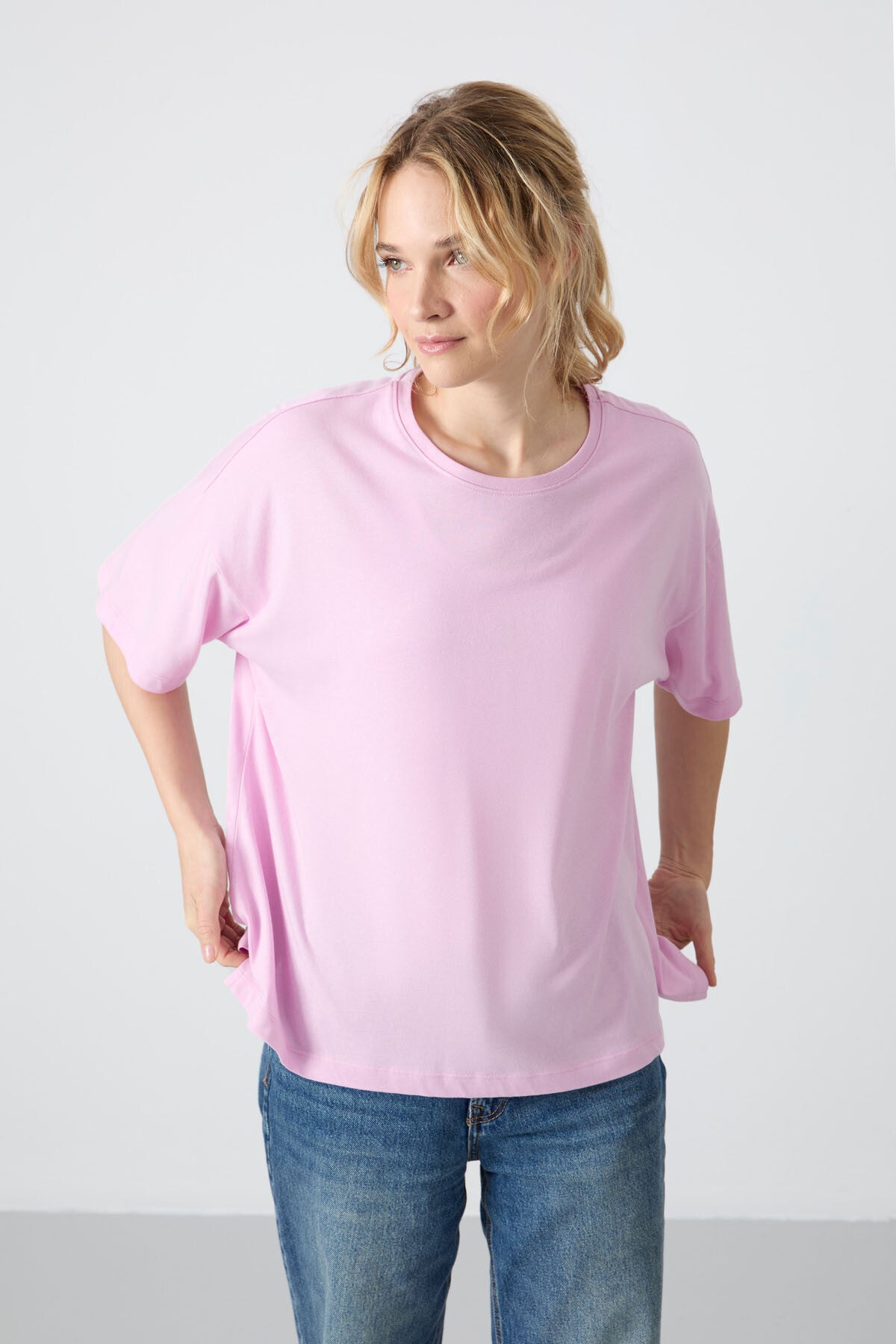 Pembe Penye Modal Yumuşak Tuşeli Oversize Fit Basic Kadın T-Shirt- 97285