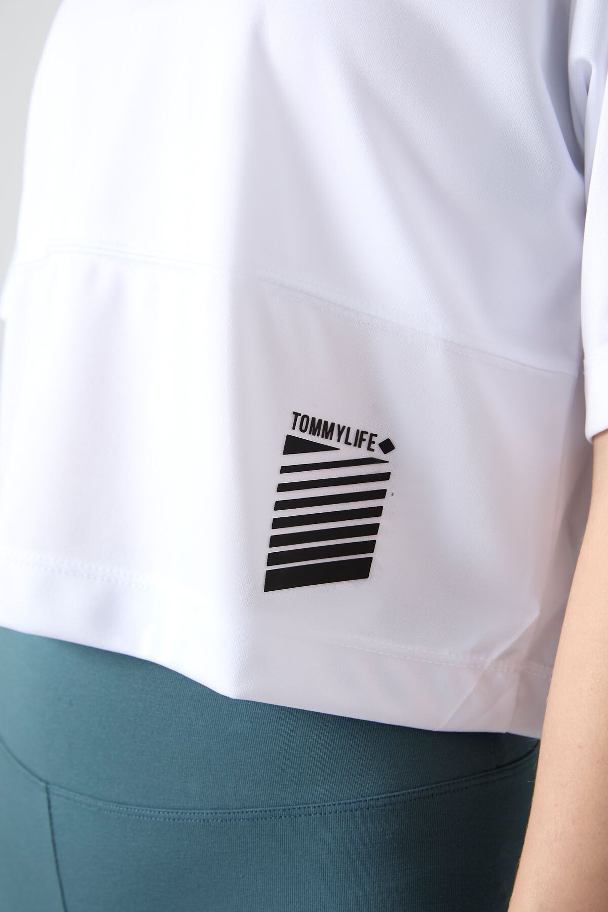 Beyaz Nefes Alan Dokulu İnce Esnek Oversize Fit Performans Kadın T-Shirt - 97284